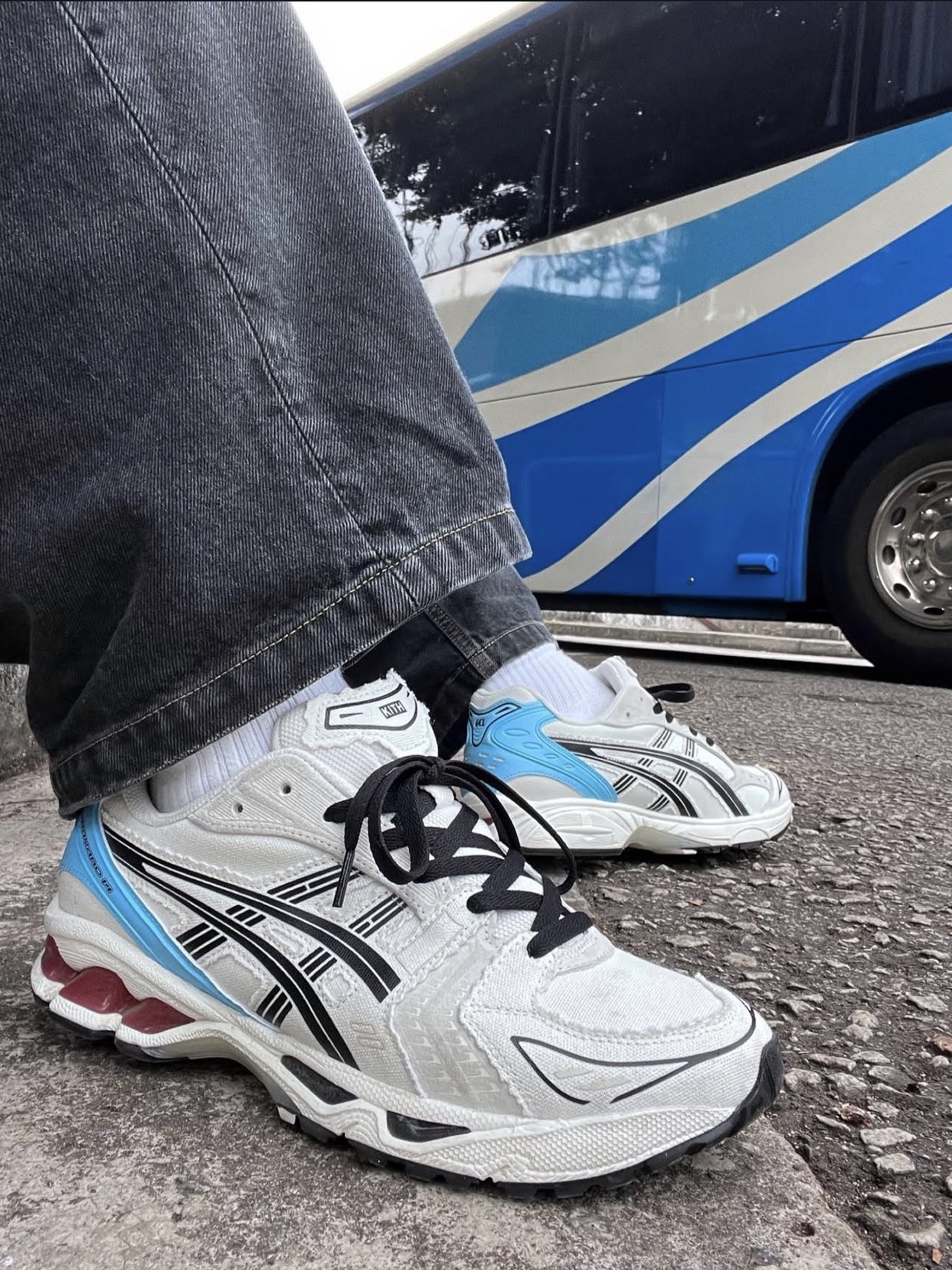 Asics x Kith x Marvel vs. Capcom Gel-Kayano 14 Ryu Coconut Milk Black 착용 스타일
