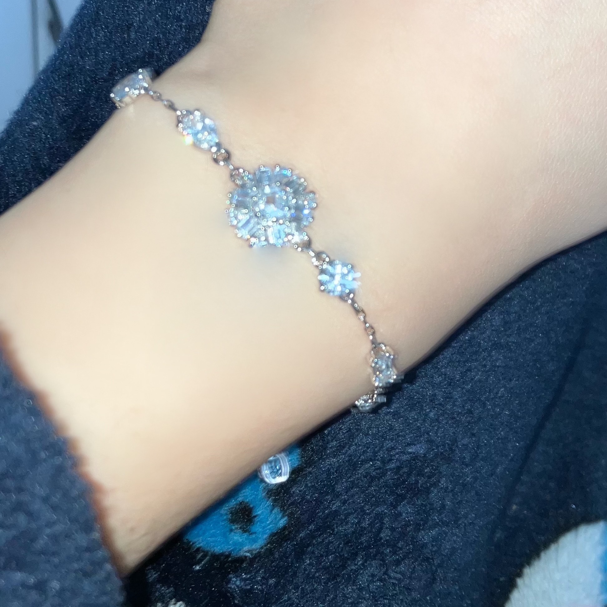 (W) Swarovski Idyllia Bracelet White Rhodium Plated 착용 스타일