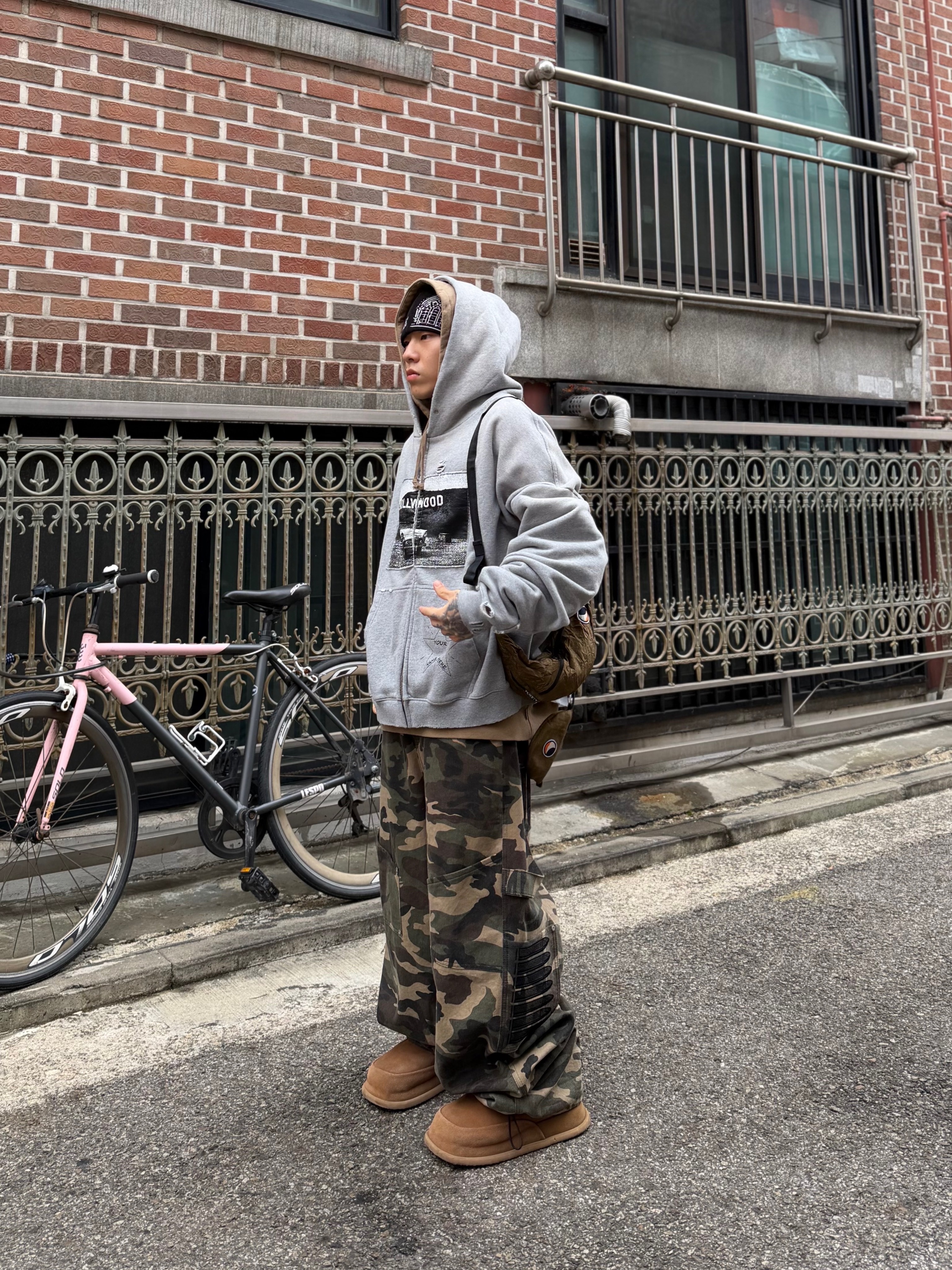 NOD Old Hollywood Zip-up Hoodie Grey, NONPARKING X kinchi N Road Boots Brown 착용 스타일 - 5