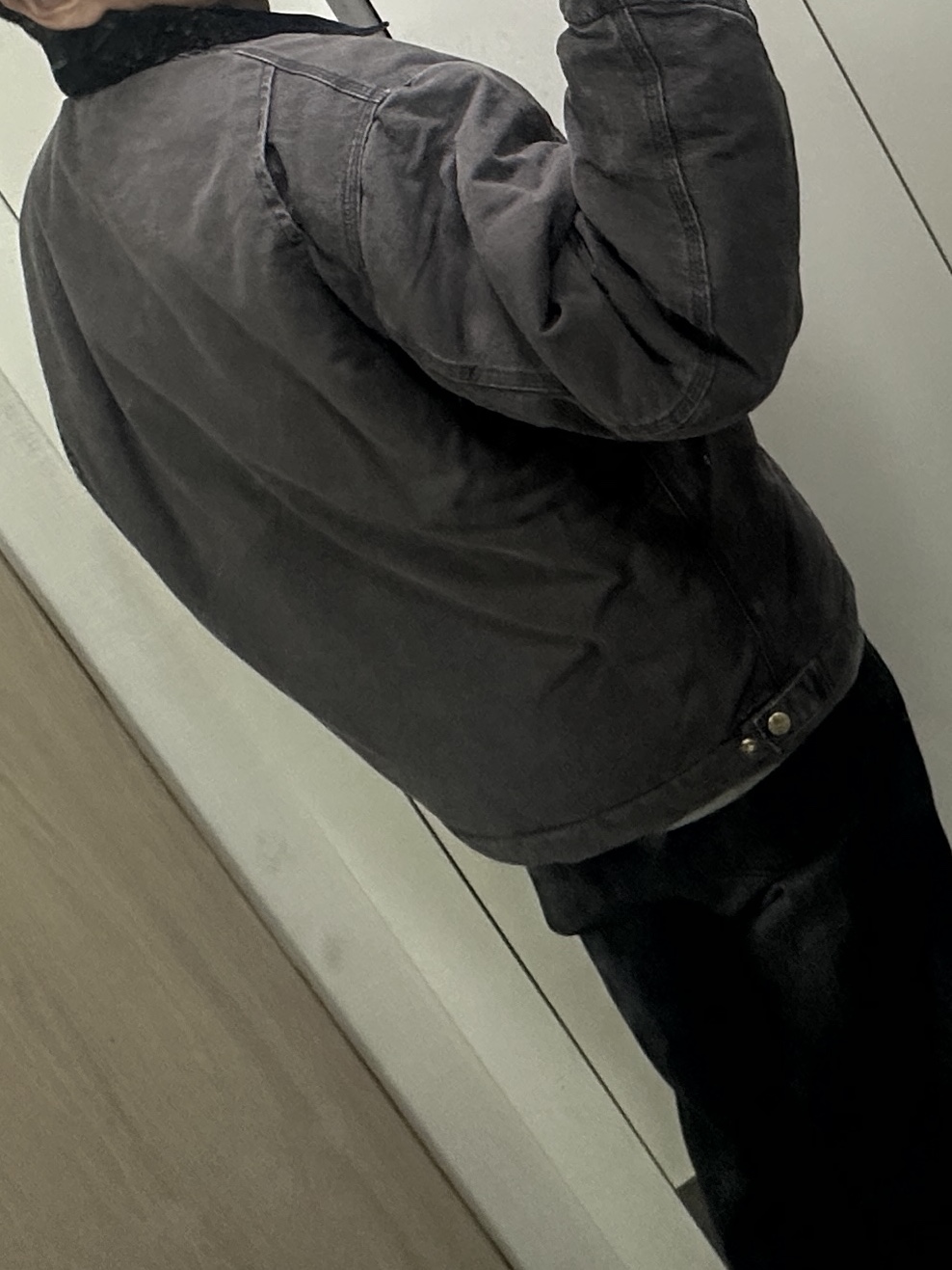 Carhartt WIP OG Detroit Jacket Tobacco Black 착용 스타일 - 3