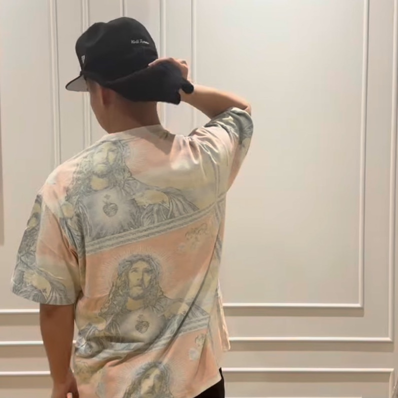 Supreme Jesus T-Shirt Multicolor - 25FW 착용 스타일 - 1