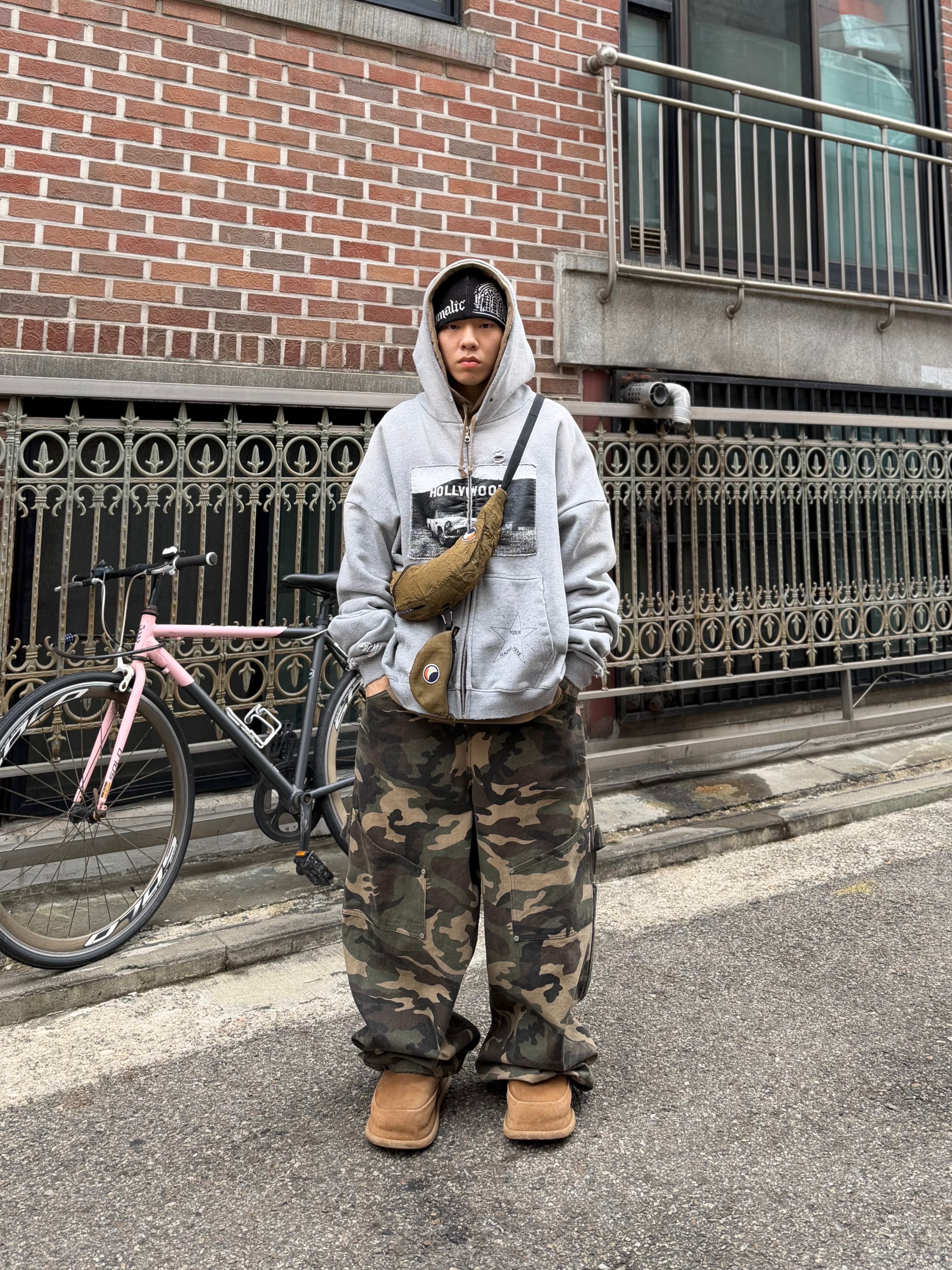 NOD Old Hollywood Zip-up Hoodie Grey, NONPARKING X kinchi N Road Boots Brown 착용 스타일 - 2