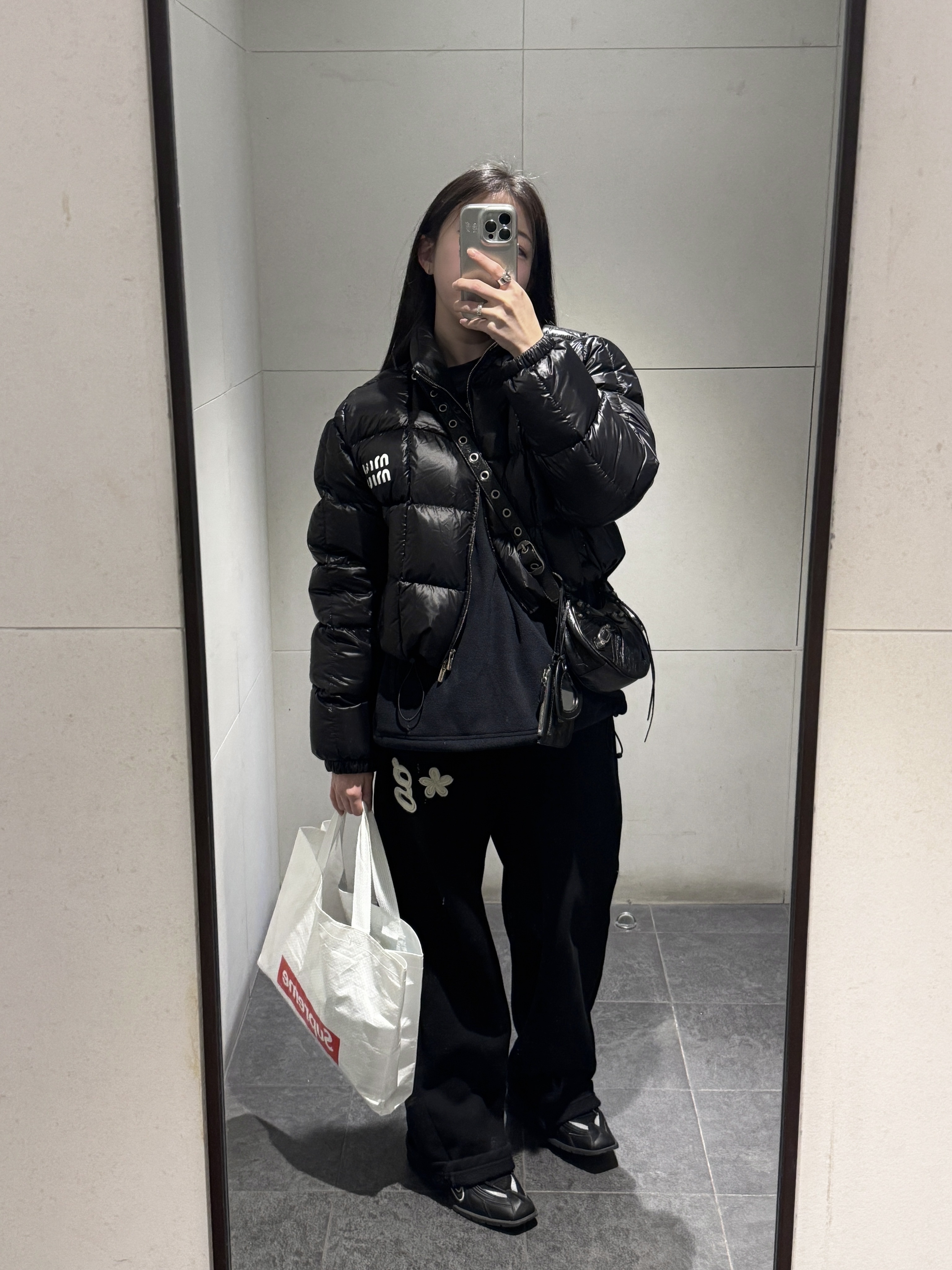 (W) Miu Miu Nylon Cropped Down Jacket Black, Balenciaga Arena Lambskin Le Cagole XS Shoulder Bag Black ์ฐฉ์ฉ ์คํ์ผ