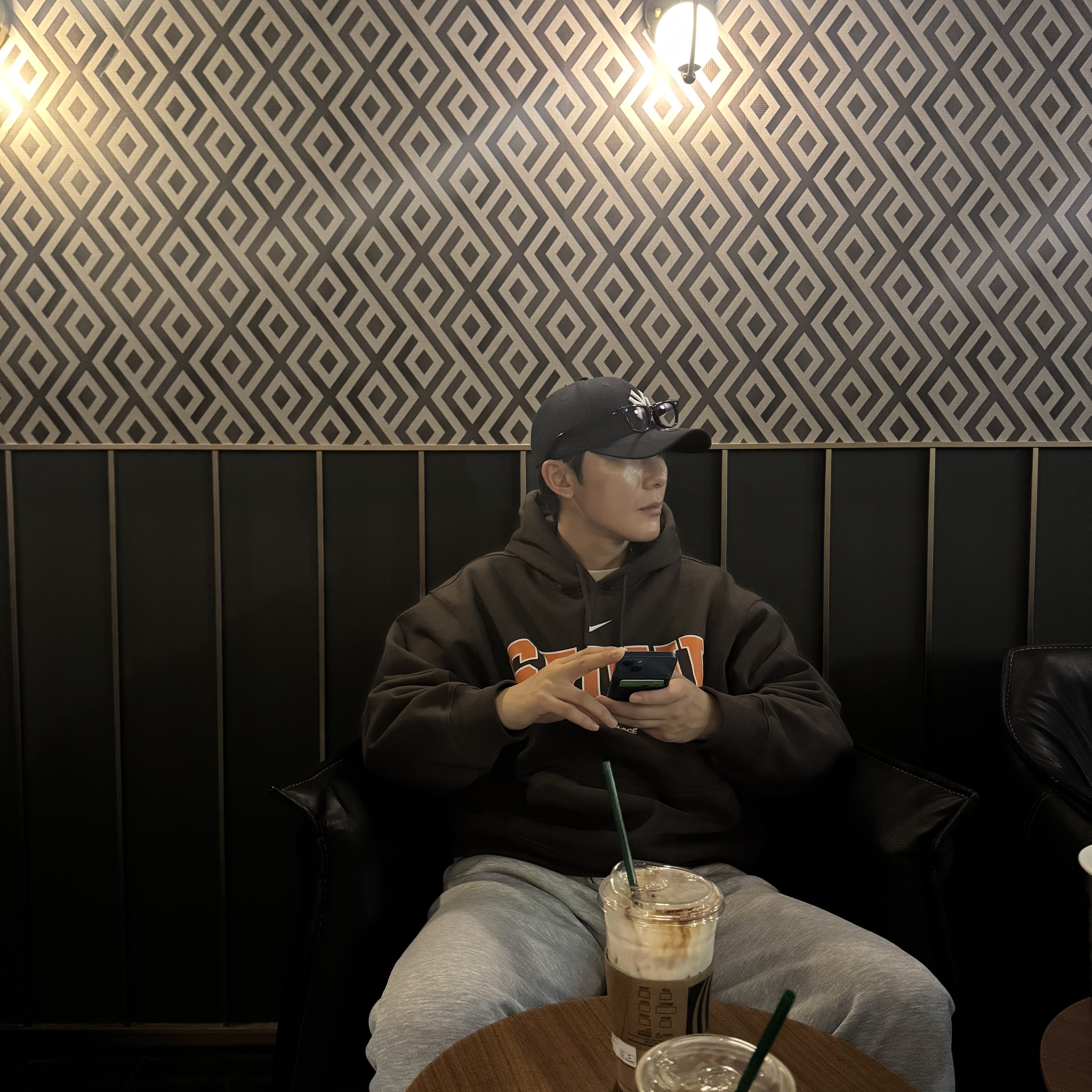 Palace x Nike Shop Hood Hongdae Brown - 25FW 착용 스타일 - 2