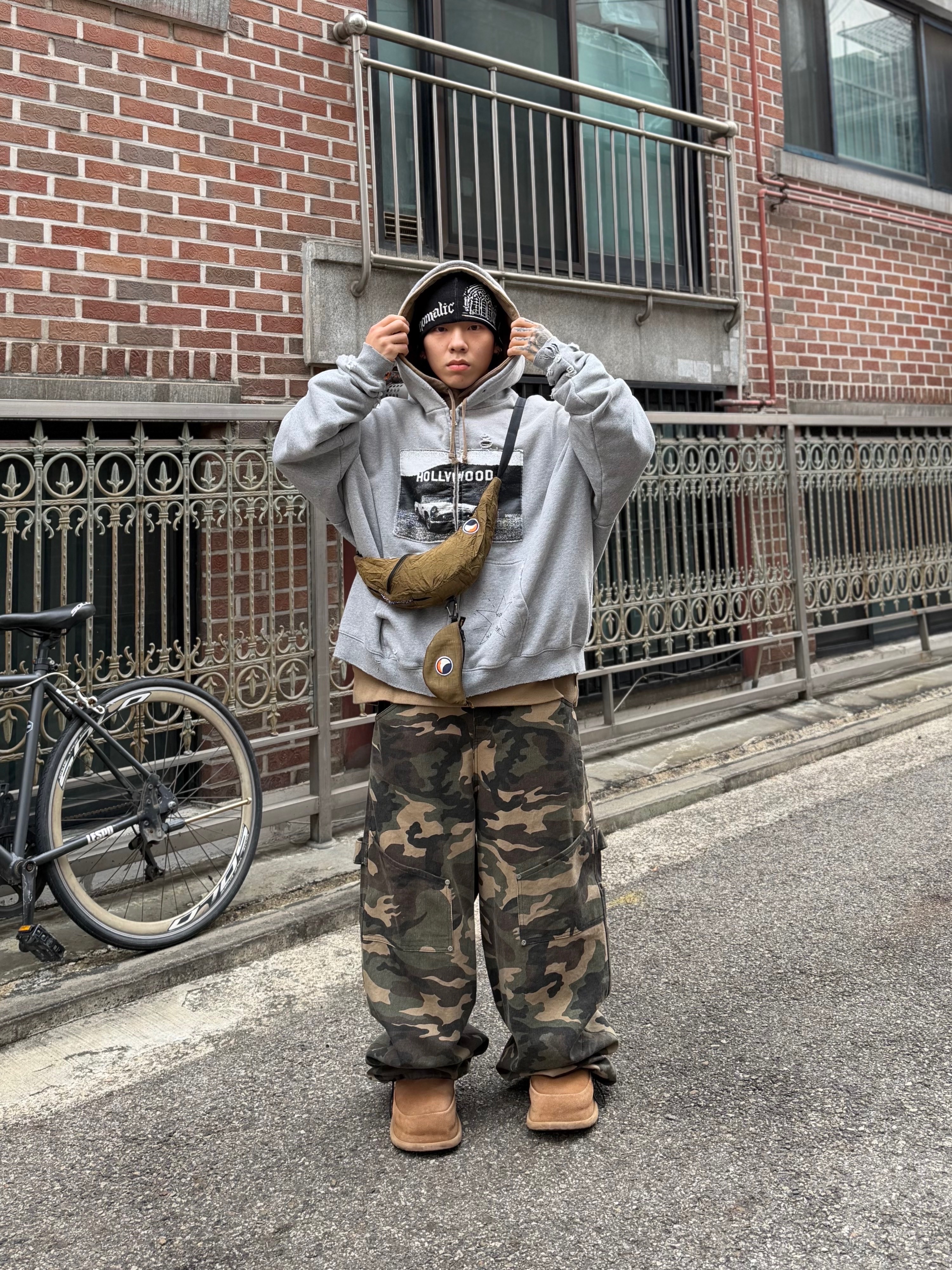 NOD Old Hollywood Zip-up Hoodie Grey, NONPARKING X kinchi N Road Boots Brown 착용 스타일 - 3