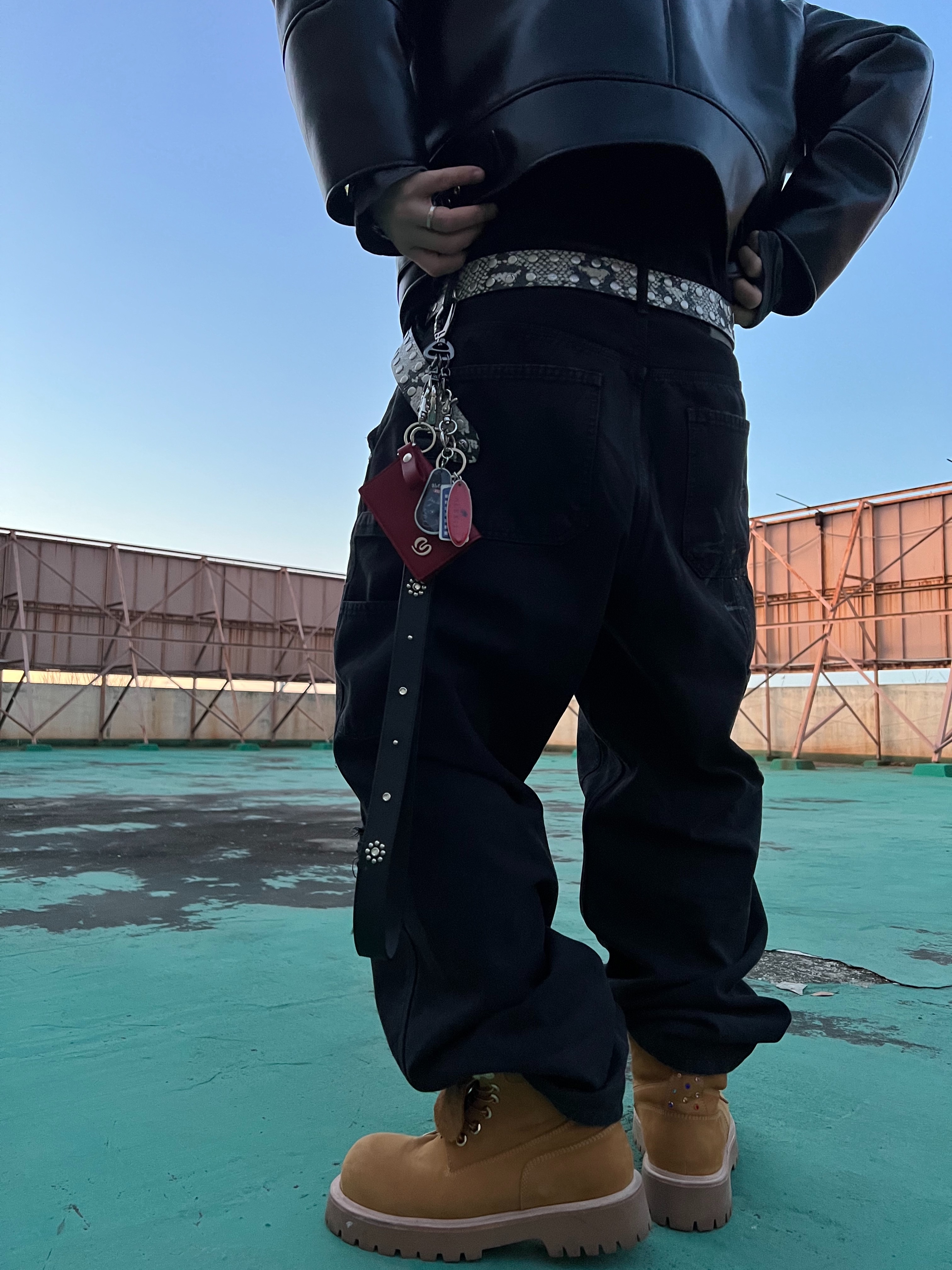 Kinchi x My Name Is Peter Boots - 888 (a) Yellow, Farfromwhat Far Pin Button & Safety Pin 착용 스타일 - 6