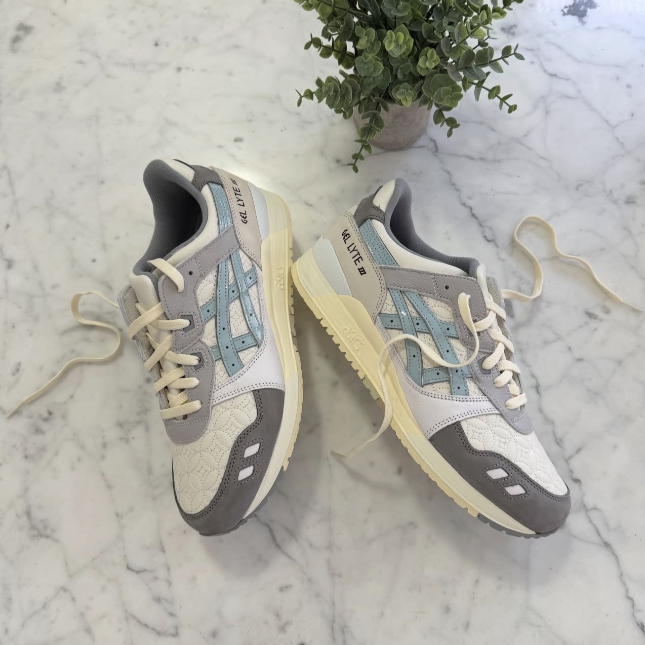 Asics x Ronnie Fieg x Kith Gel-Lyte III 07 Remastered Marshmallow Cloud Blue 착용 스타일