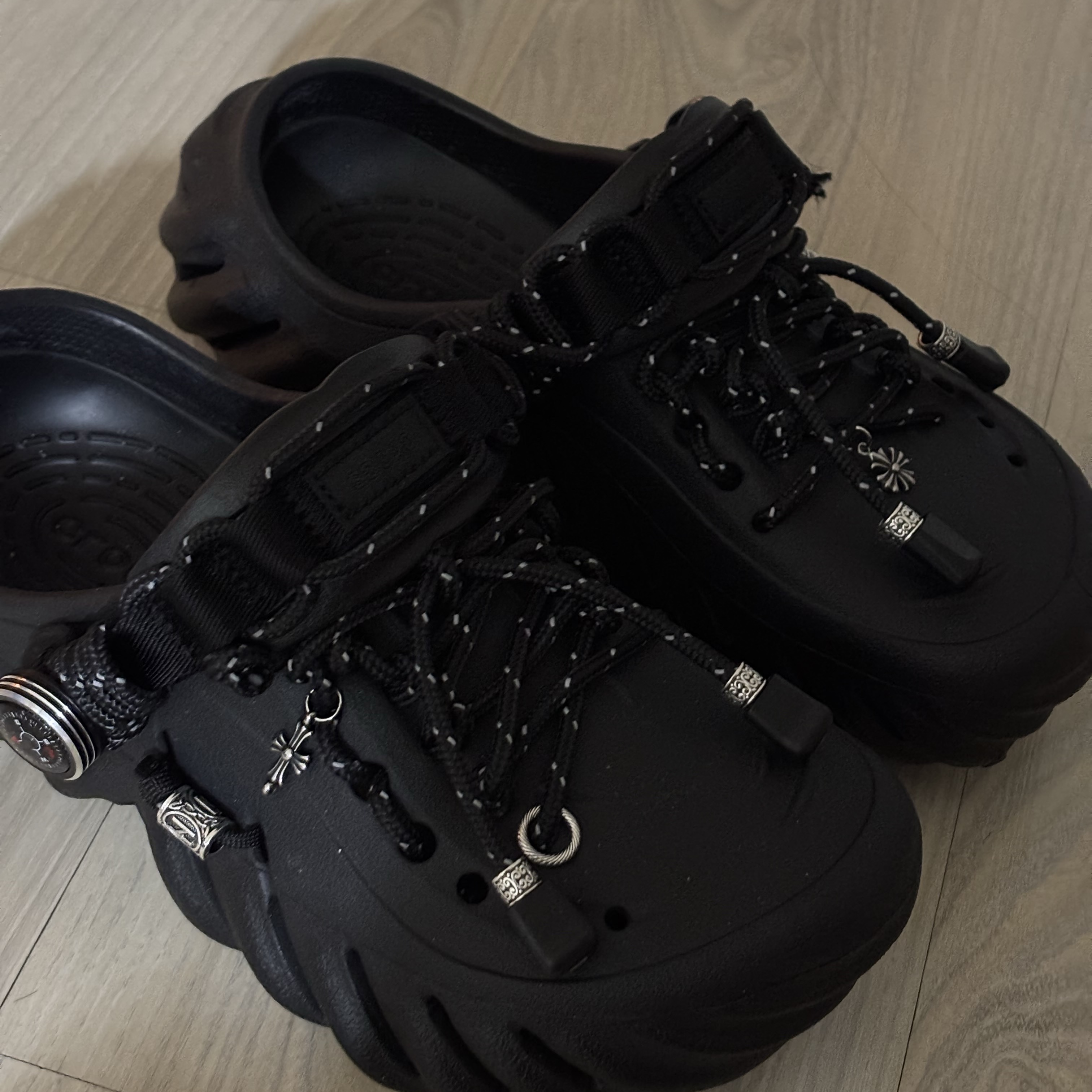 Crocs Echo Clog Black 착용 스타일
