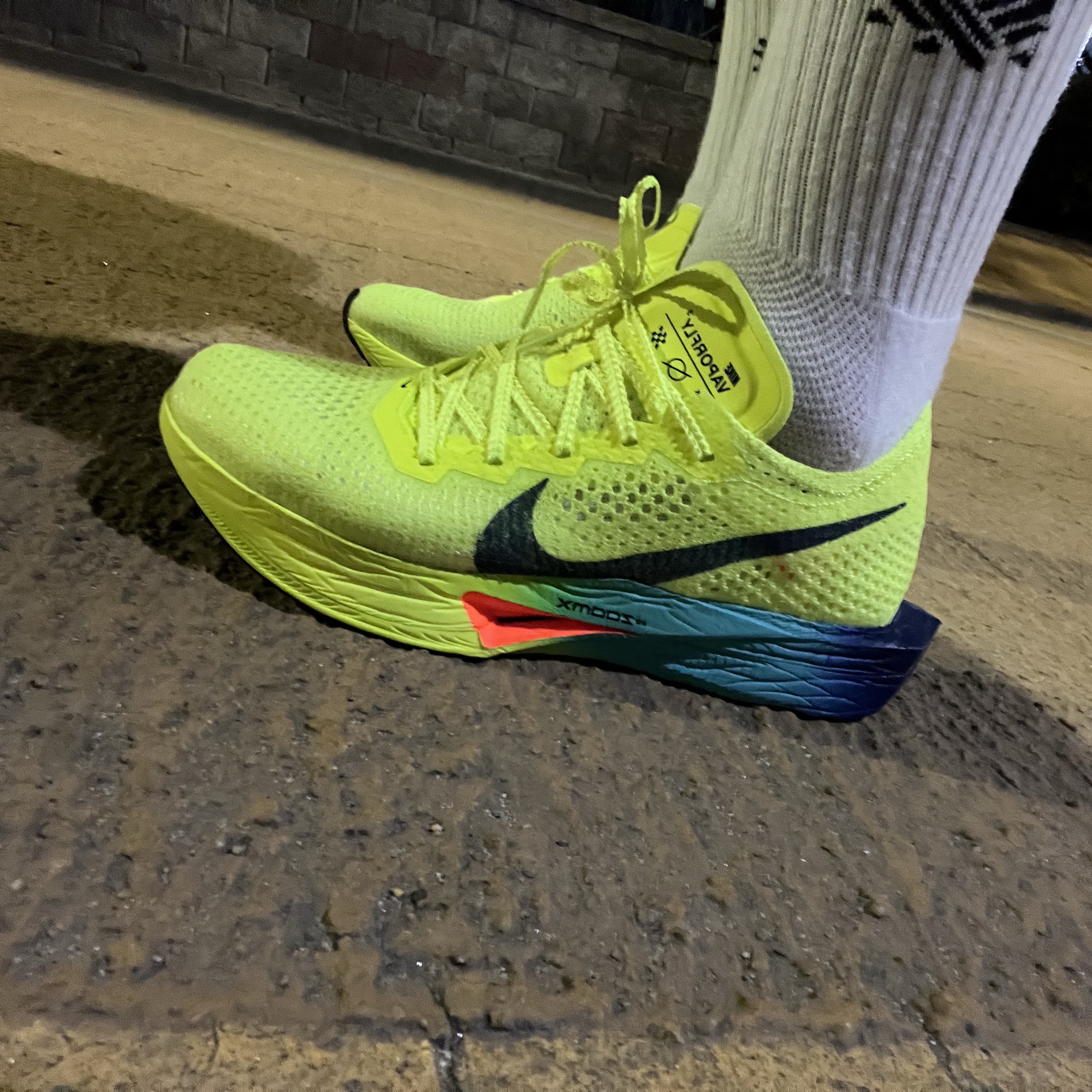 Nike ZoomX Vaporfly Next% 3 Volt Scream Green 착용 스타일