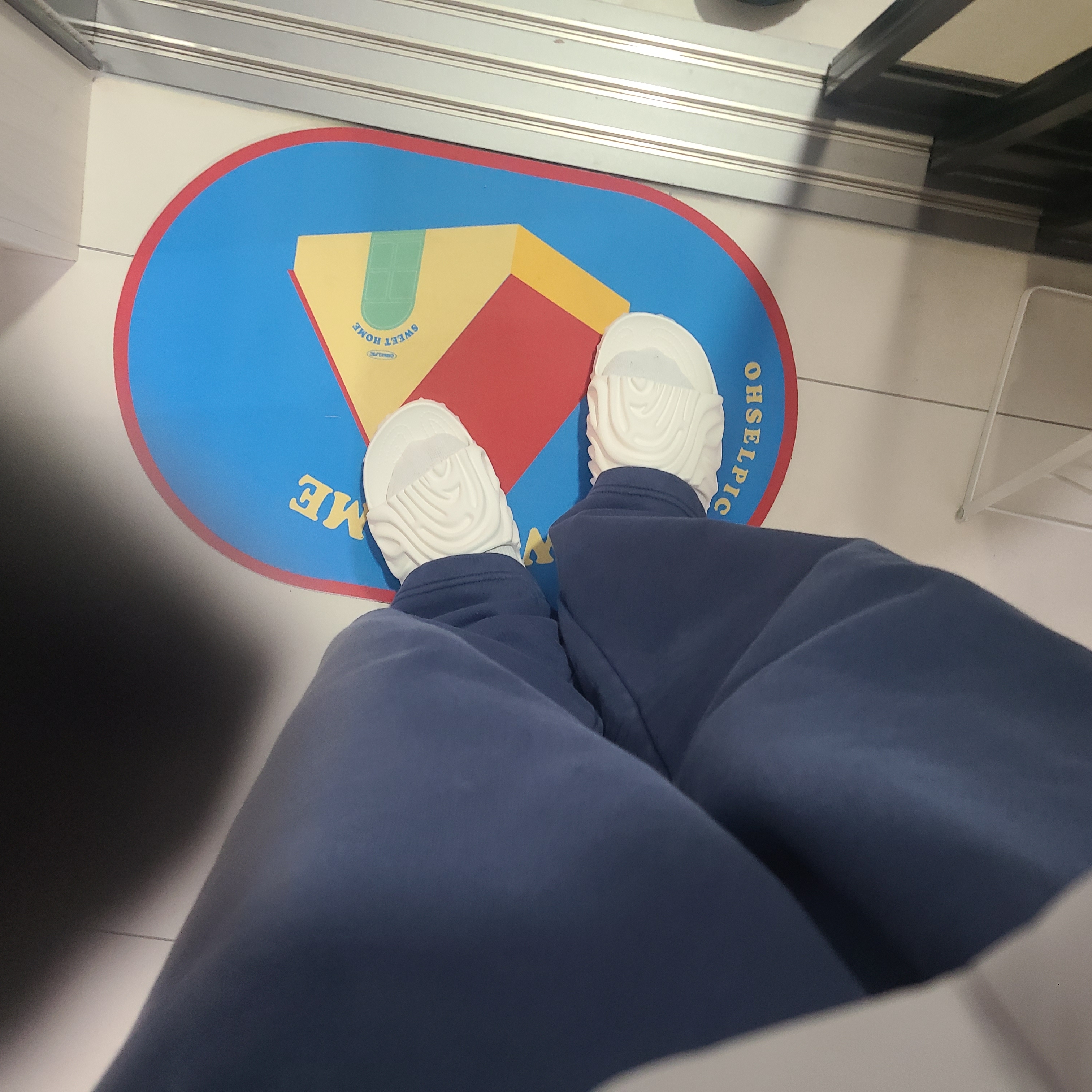 Crocs x Salehe Bembury Pollex Slide Mayo 착용 스타일