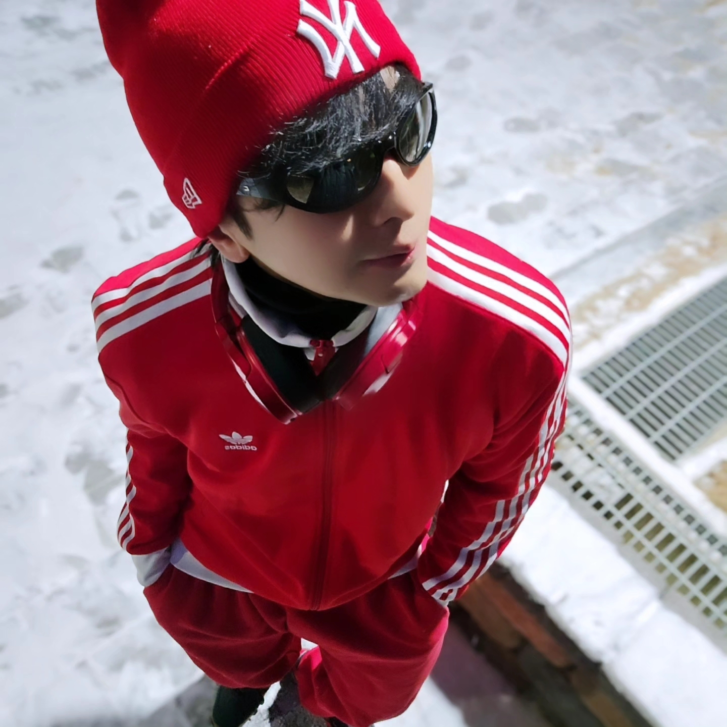 Adidas Adicolor Classic Beckenbauer Track Top Better Scarlet White - US Sizing, Adidas Adicolor Classic Beckenbauer Track Top Better Scarlet White - KR Sizing 착용 스타일 - 1