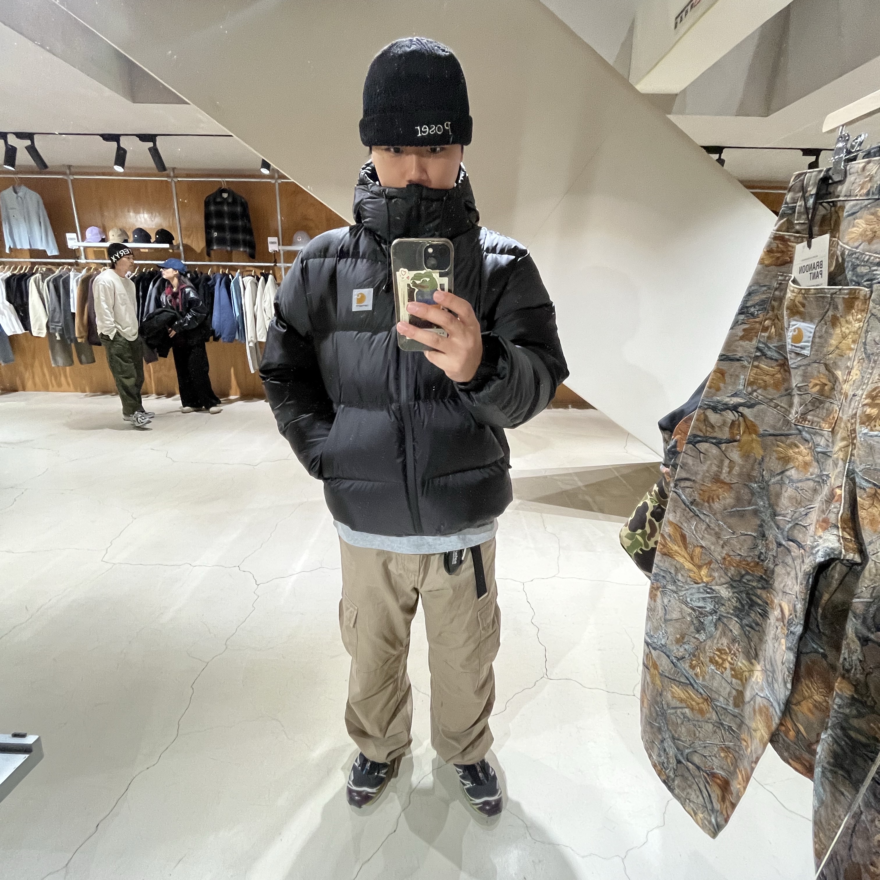 Carhartt WIP Aspen Jacket Black, Carhartt WIP Columbia Ripstop Regular Cargo Pants Leather Rinsed 착용 스타일