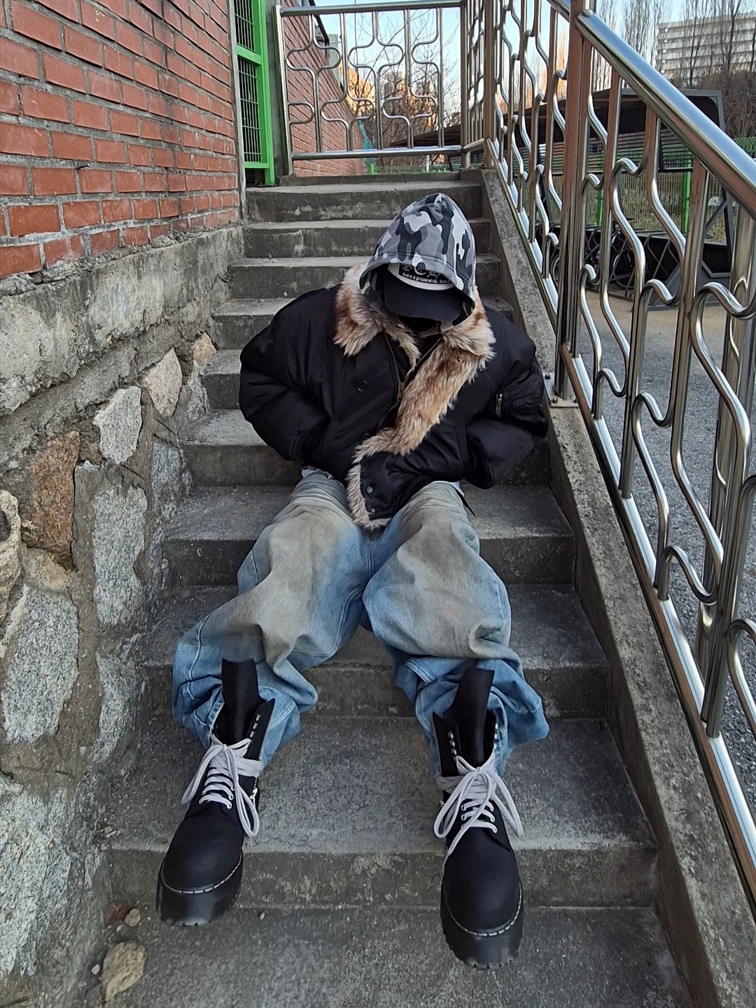 Dr. Martens x Rick Owens Quad Sole Steel Toe Boots Black, Chrome Hearts CH Hollywood Trucker Hat Black White 착용 스타일