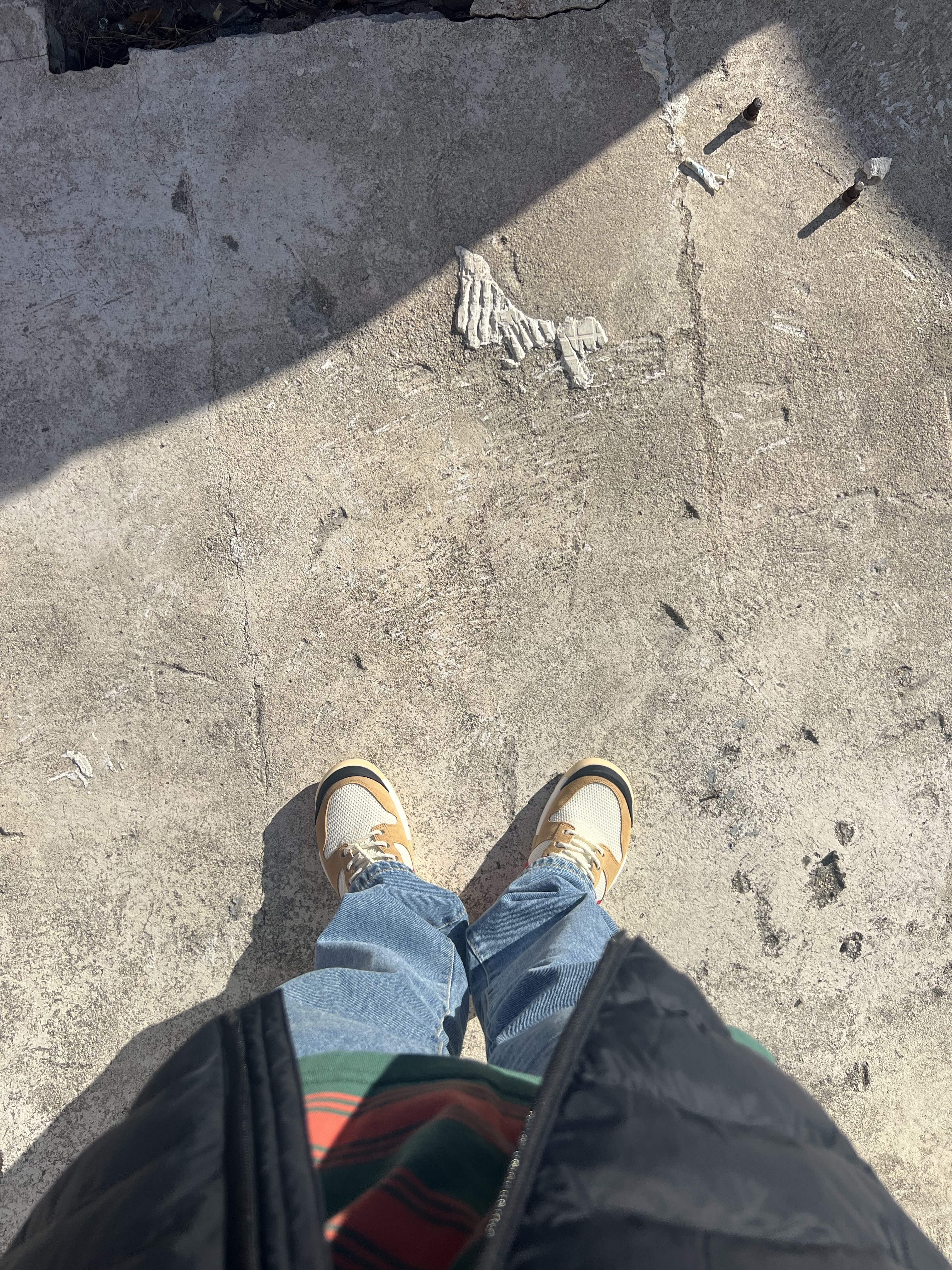 Nike x Tom Sachs Mars Yard Shoe 3.0 Space Camp, Supreme Old English Canvas Work Jacket Black - 25SS 착용 스타일 - 3