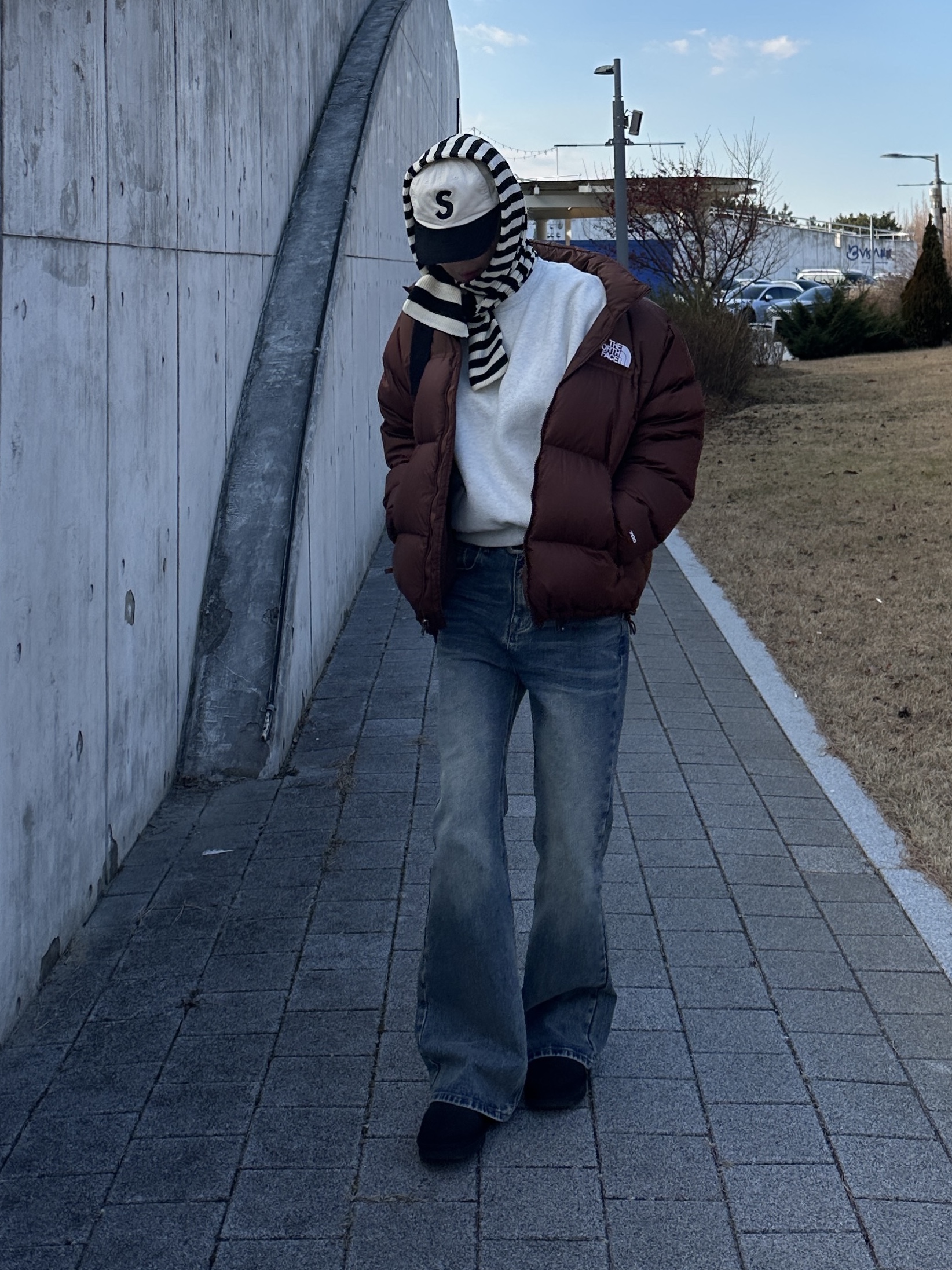 Supreme 2-Tone S Logo 6-Panel Stone - 24SS, The North Face 1996 Retro Nuptse Jacket Dark Oak 착용 스타일 - 2