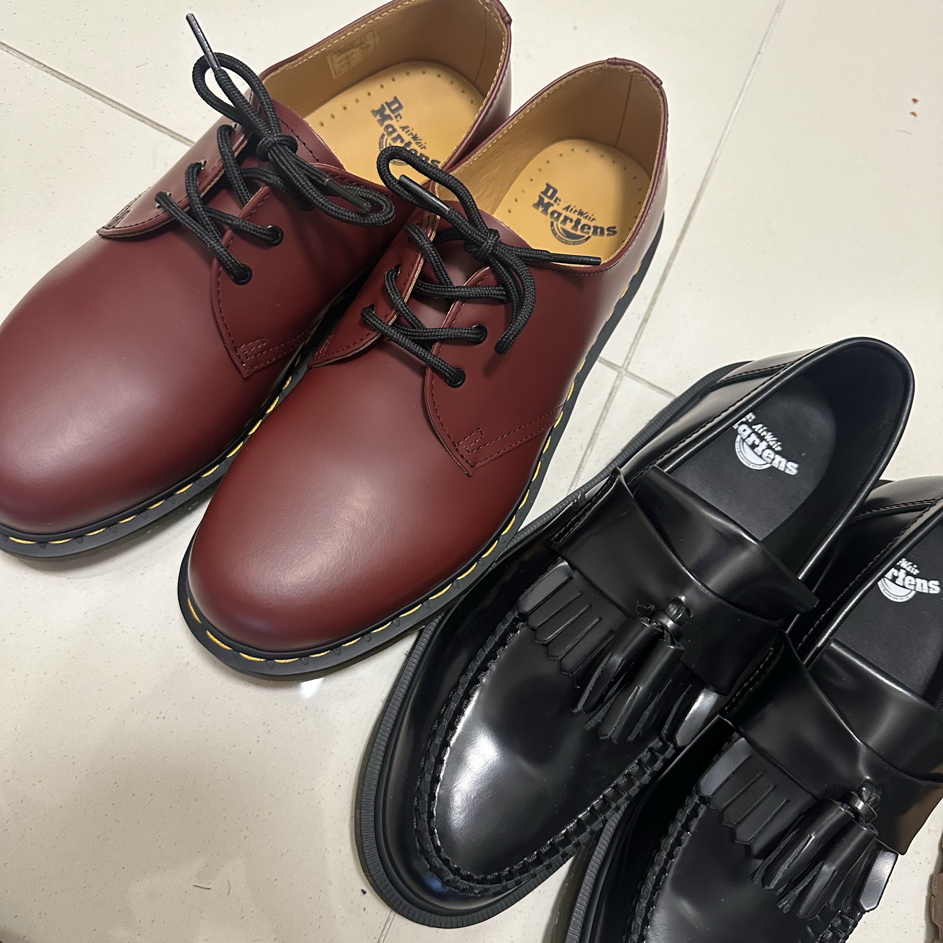 Dr. Martens 1461 Smooth Leather Oxford Shoes Cherry Red, Dr. Martens Adrian Smooth Black 착용 스타일