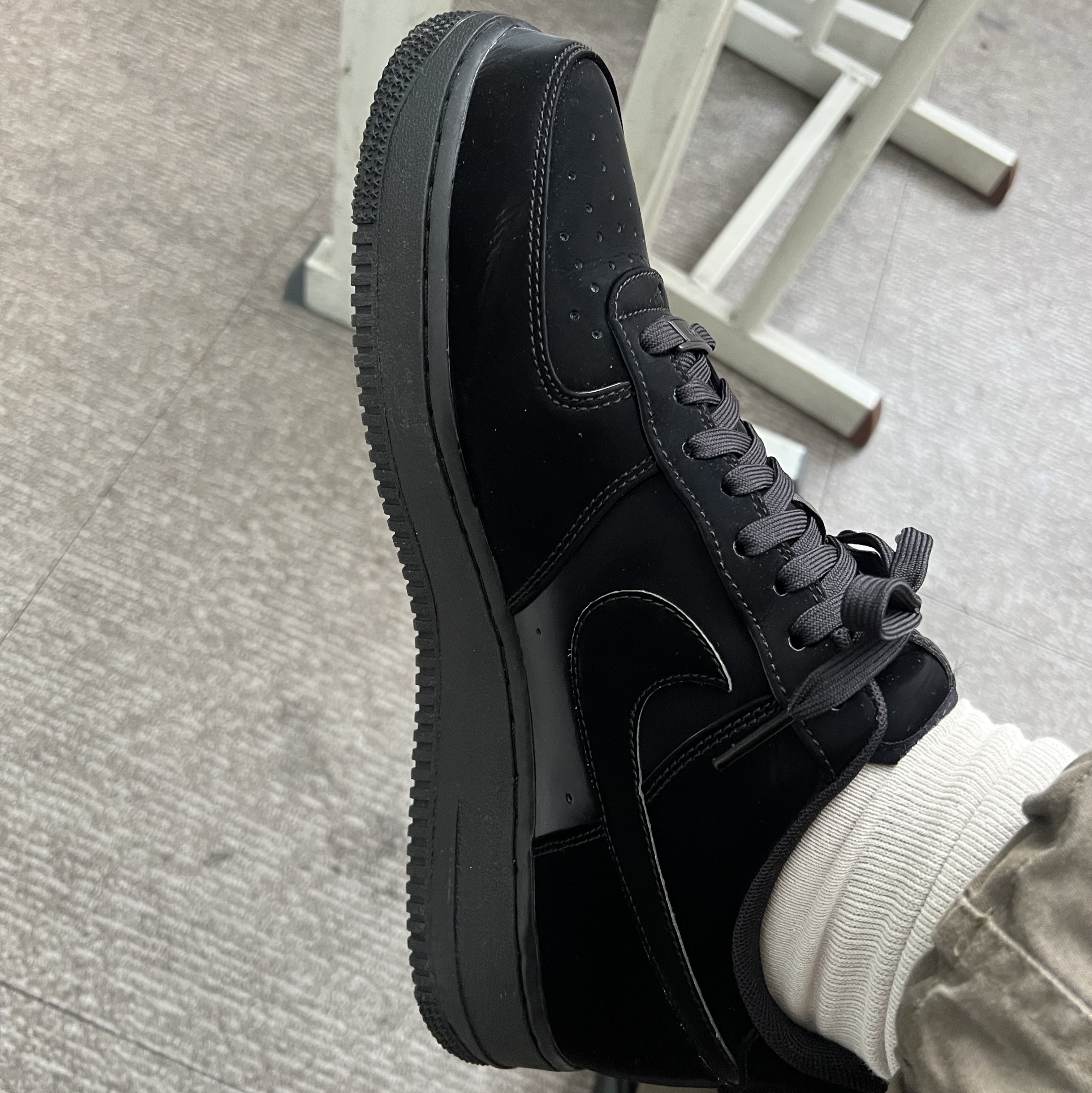 Nike Air Force 1 '07 LX Black 착용 스타일 - 3