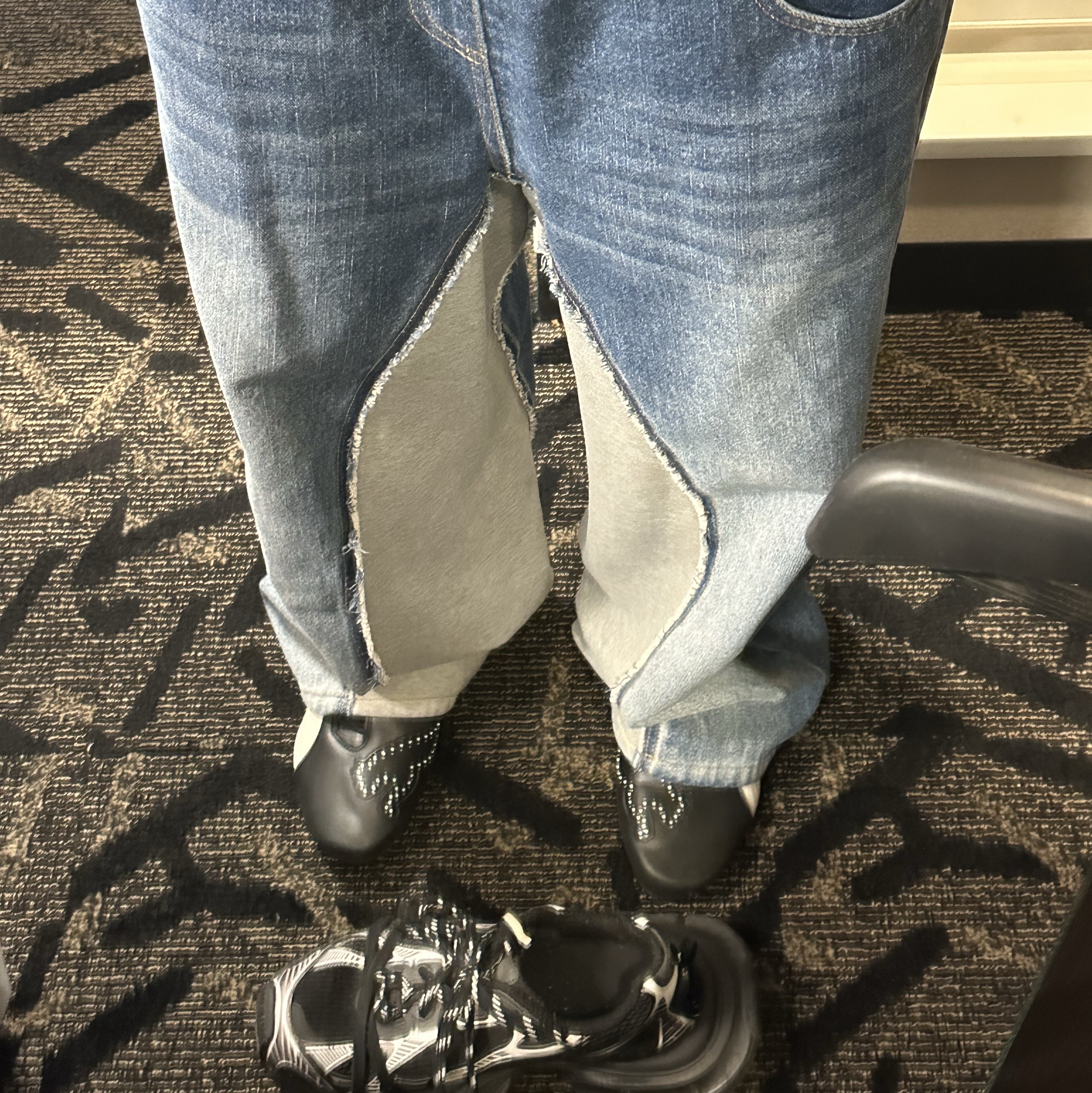 Puma Future Cat Studs Black Frosted Ivory, Balenciaga 3XL Sneakers Black White 착용 스타일 - 2