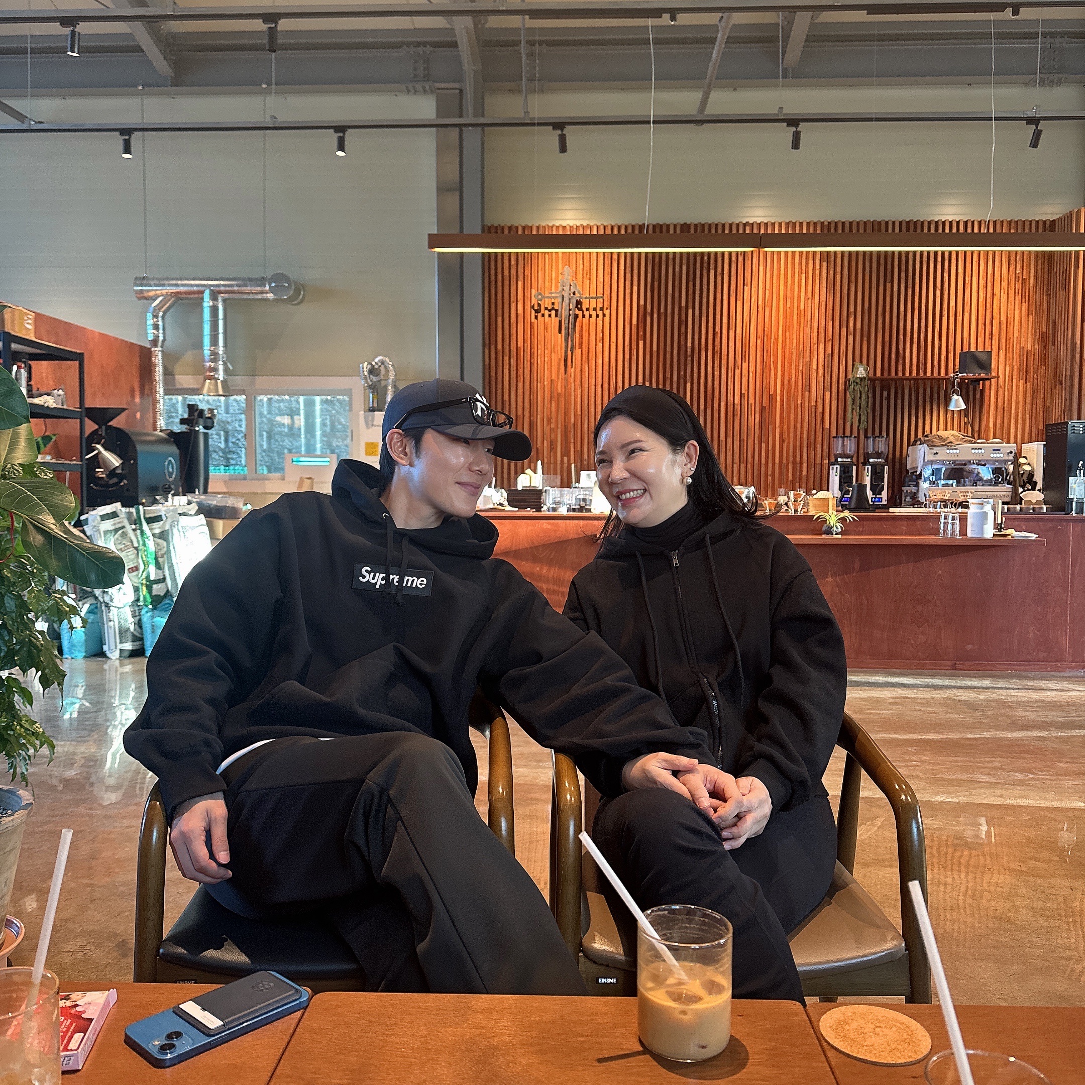 Supreme Box Logo Hooded Sweatshirt Black - 25FW 착용 스타일