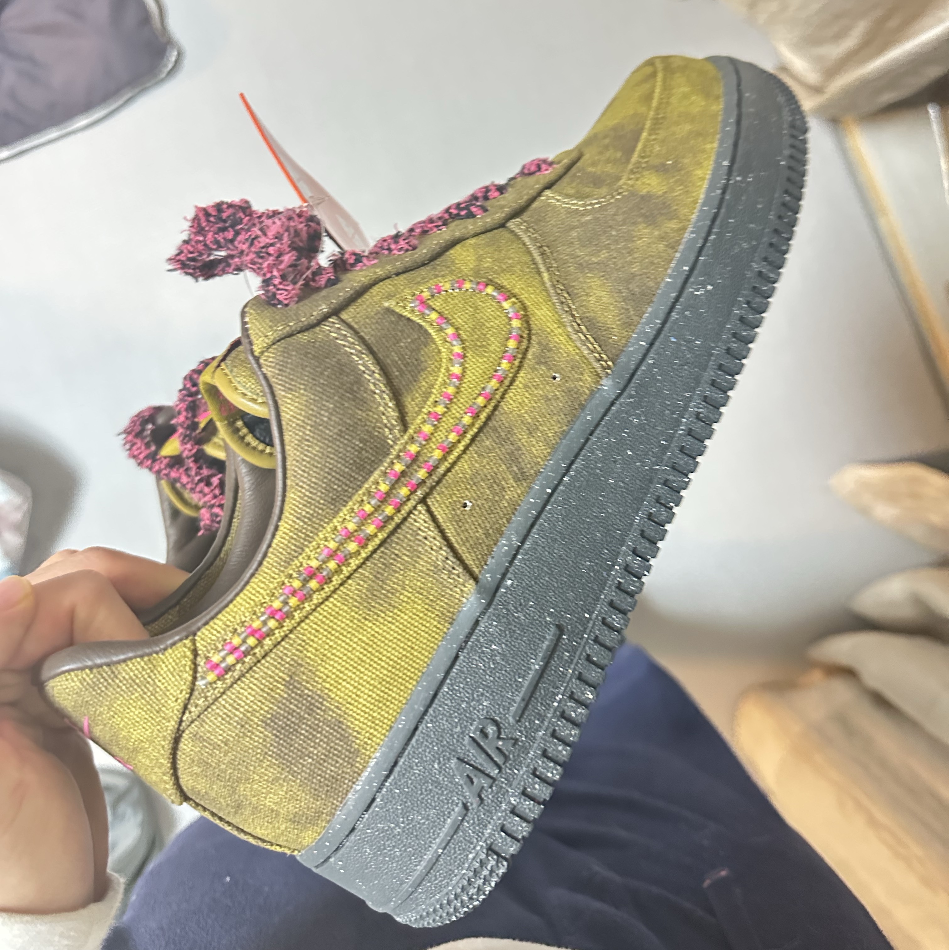 Nike Air Force 1 '07 Low Boucle Baroque Brown and Desert Moss 착용 스타일