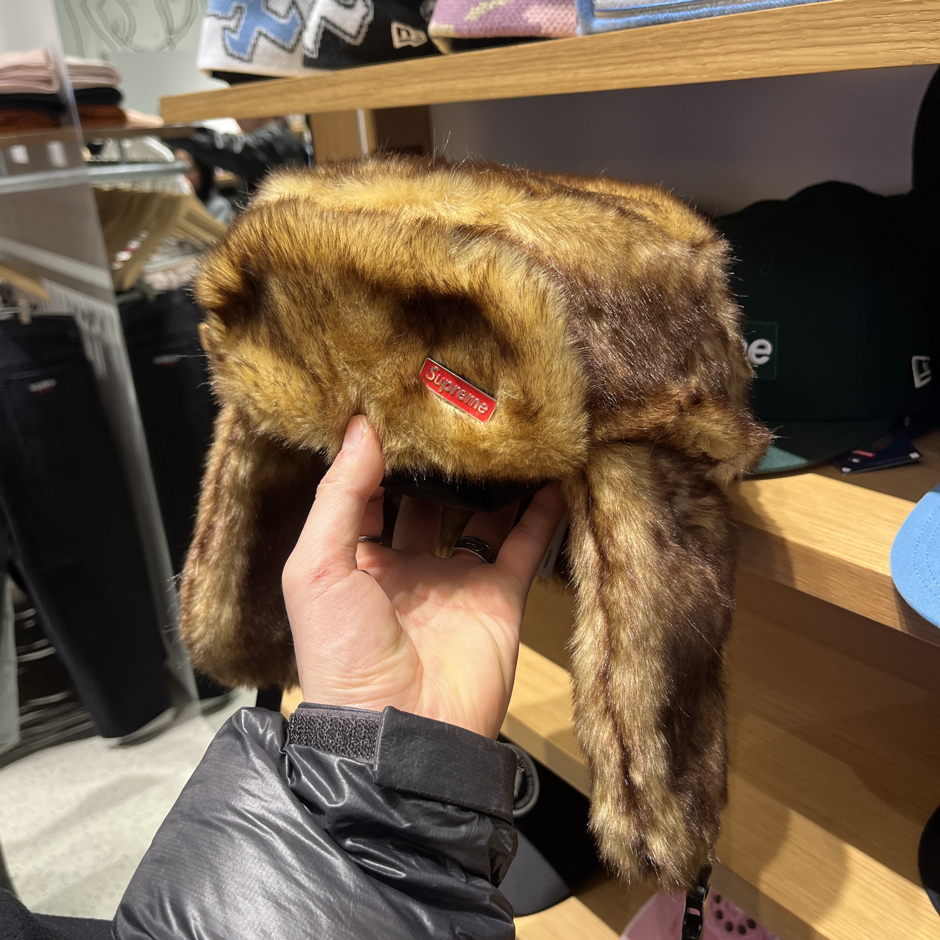 Supreme Ushanka Hat Brown - 25FW 착용 스타일