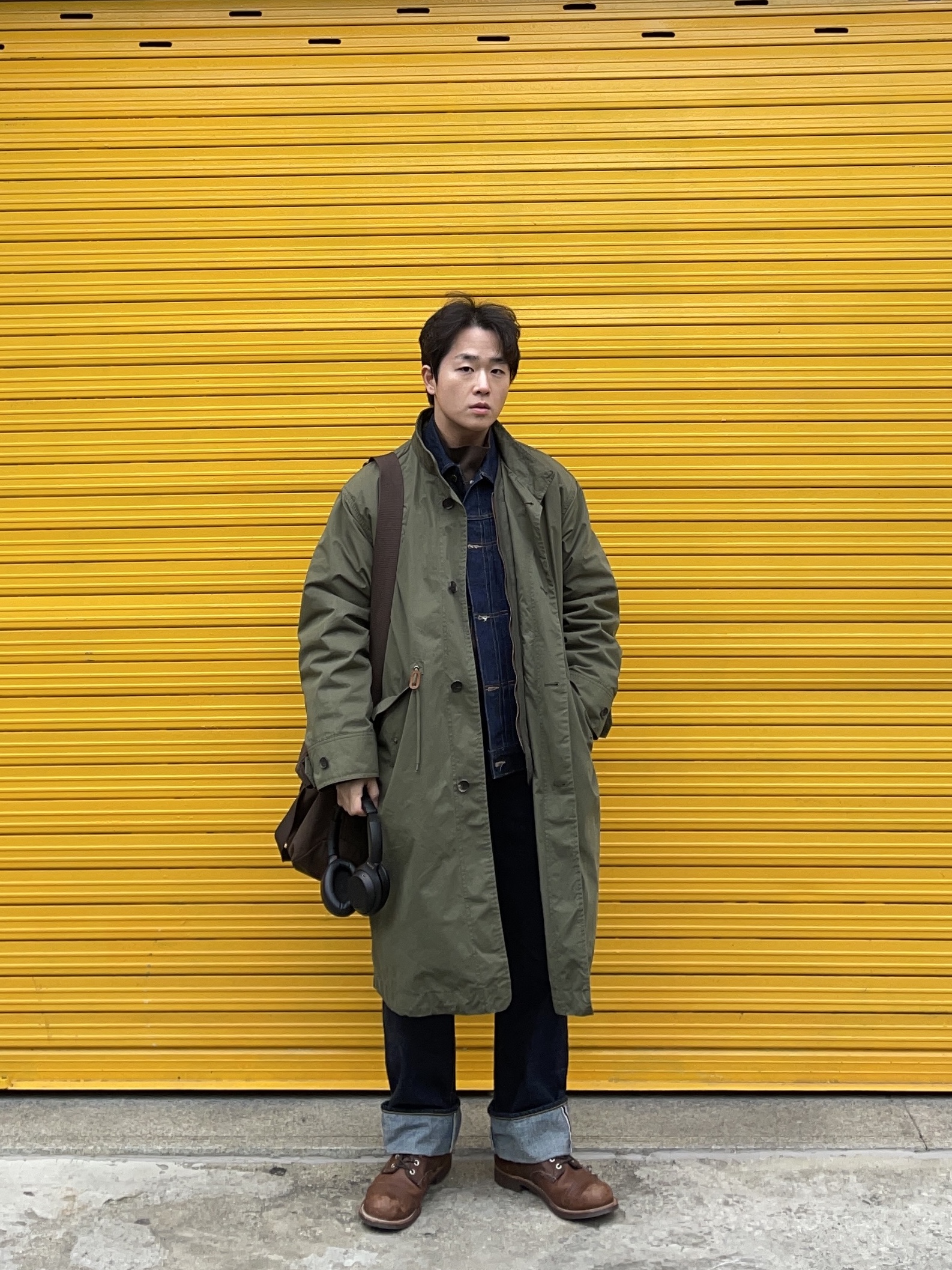 Red Wing Iron Ranger 8111 Amber Harness - D, Uniqlo U Roll Bag Dark Brown 착용 스타일