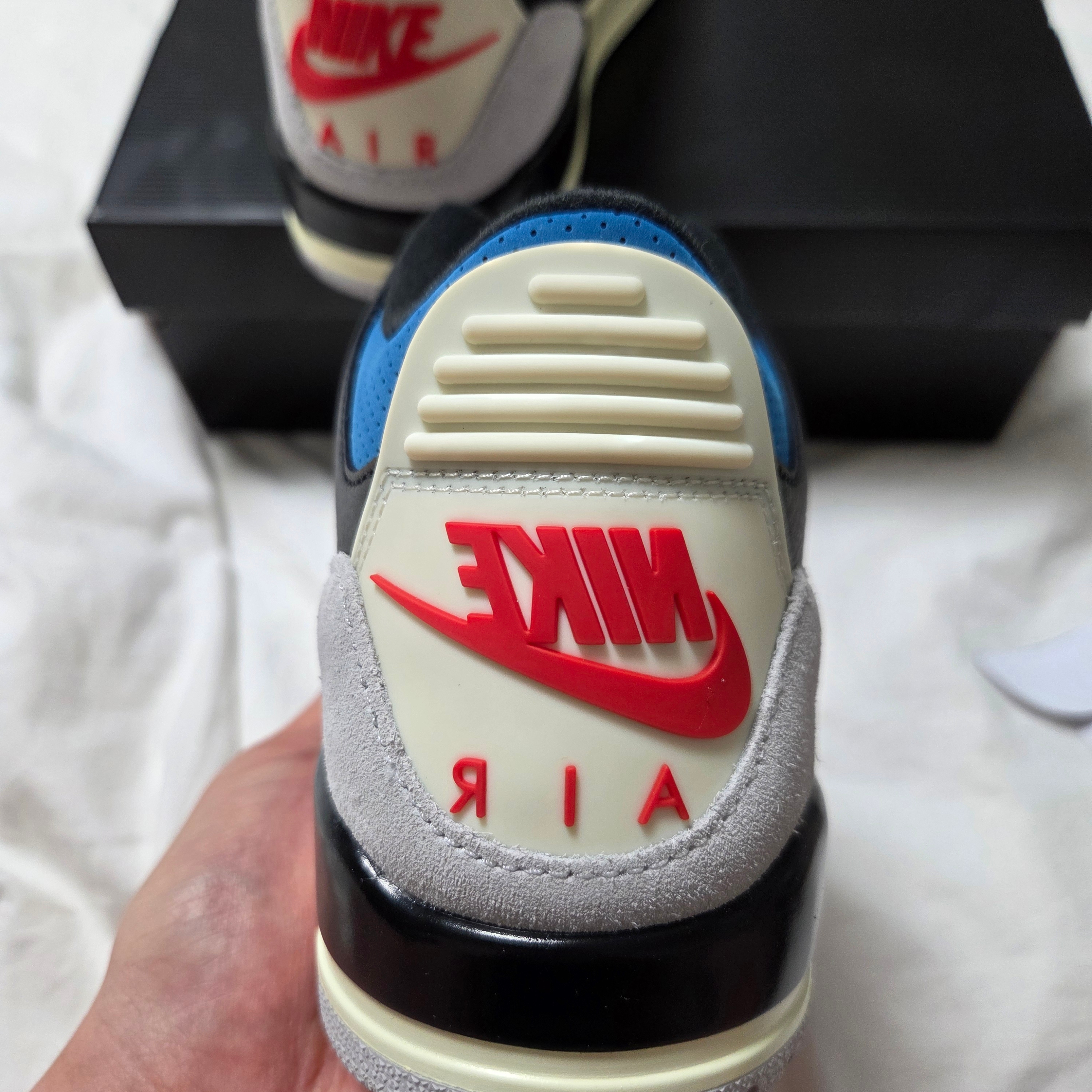Jordan 3 Retro OG Rare Air 착용 스타일 - 4