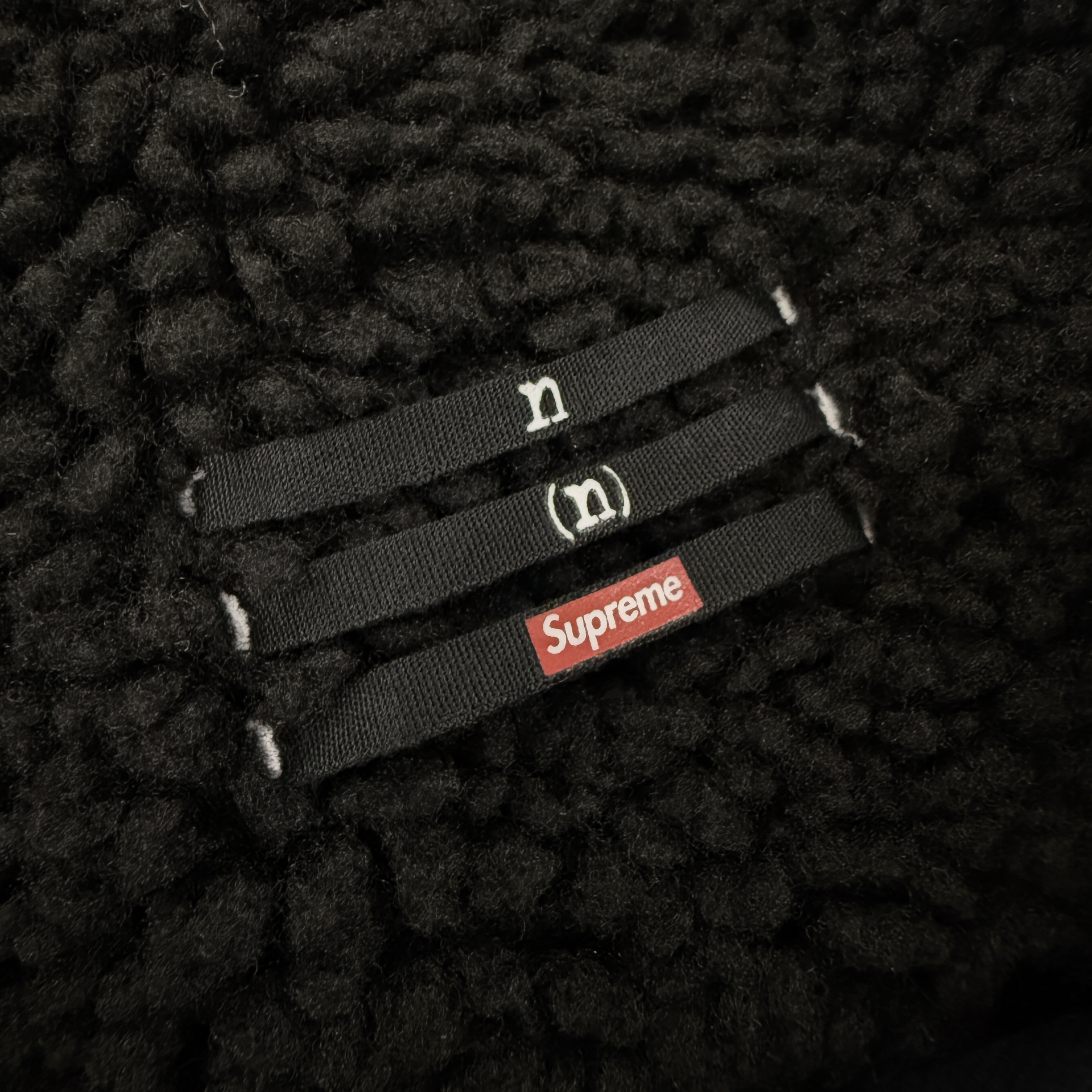 Supreme x Number (N)ine Faux Shearling Hooded Coat Black - 25FW, Supreme Cargo Pant Camo - 25FW 착용 스타일 - 3