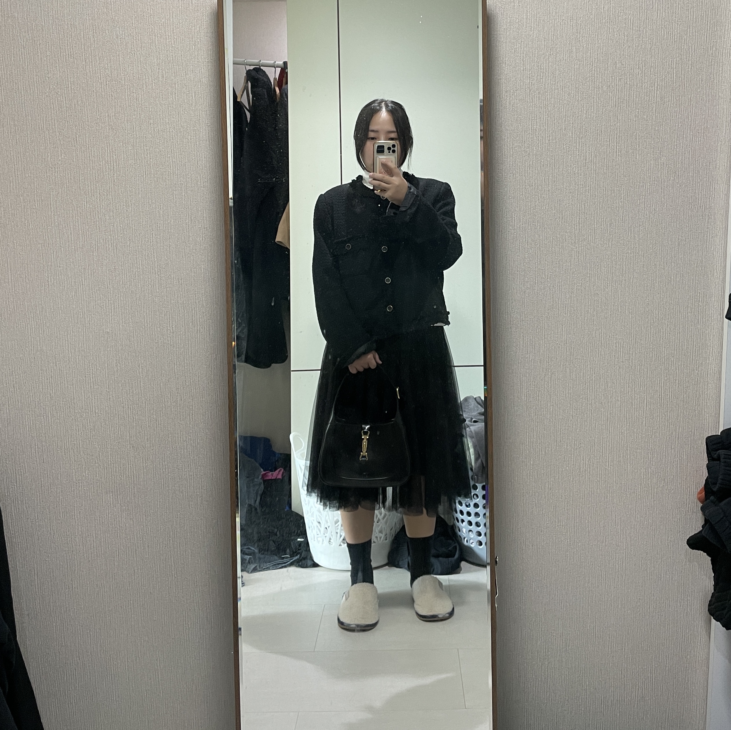 Gucci Jackie 1961 Small Shoulder Bag Black 착용 스타일