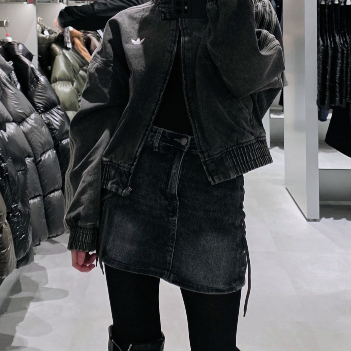 (W) Adidas China Track Top Medium Black Denim - KR Sizing 착용 스타일