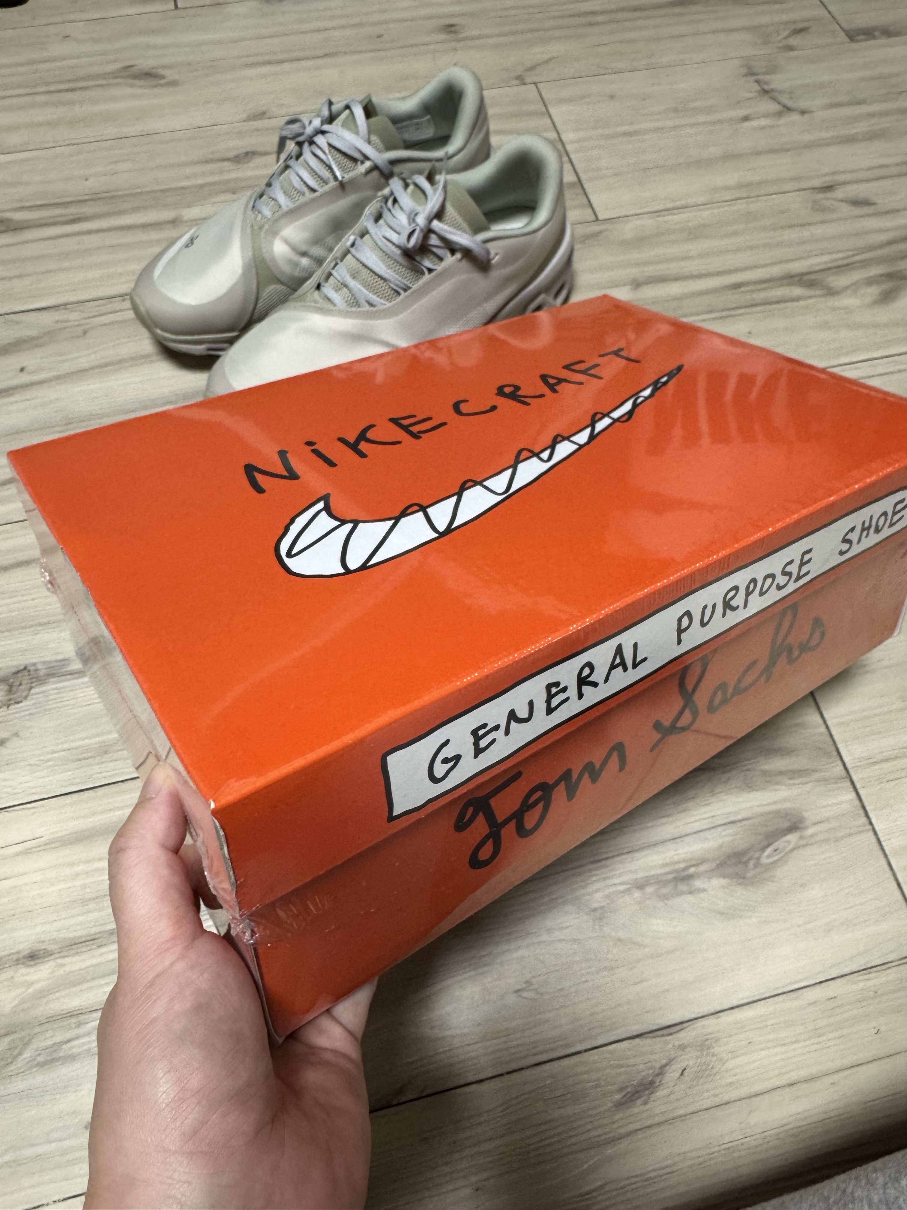 Nike x Tom Sachs General Purpose Shoe Light Cream, On Running x Post Archive Faction (Paf) Cloudmonster 2 Moondust Chalk 착용 스타일
