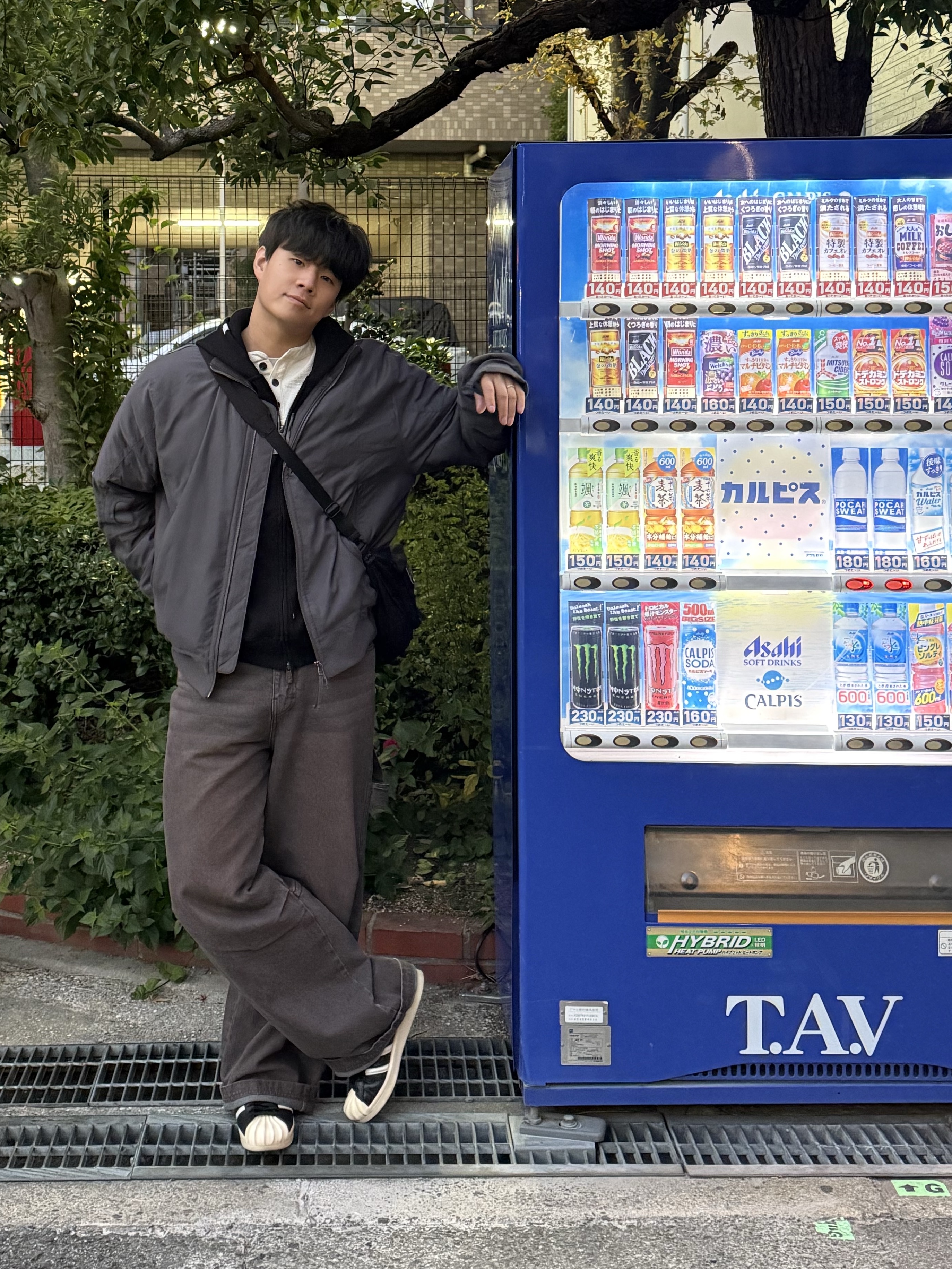 Sansan Gear Bomber Jacket Khaki, Adidas x Thug Club Superstar Vintage Core Black Cream White 착용 스타일 - 1