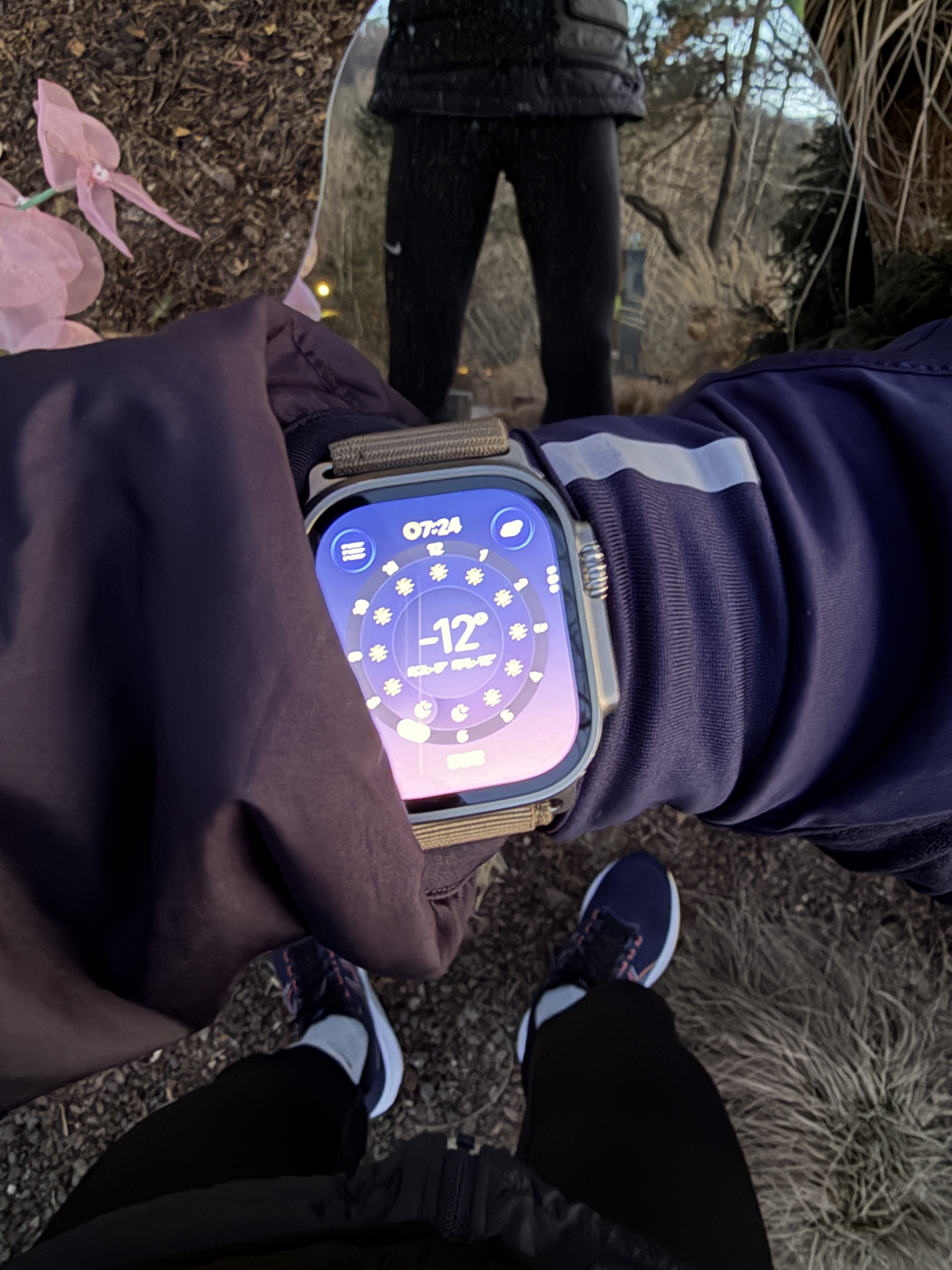 Asics Gel-Kayano 32 Midnight Black - D Standard, Apple Watch Ultra 2 49mm Titanium Case with M Alpine Loop Olive (Korean Ver.) 착용 스타일 - 1