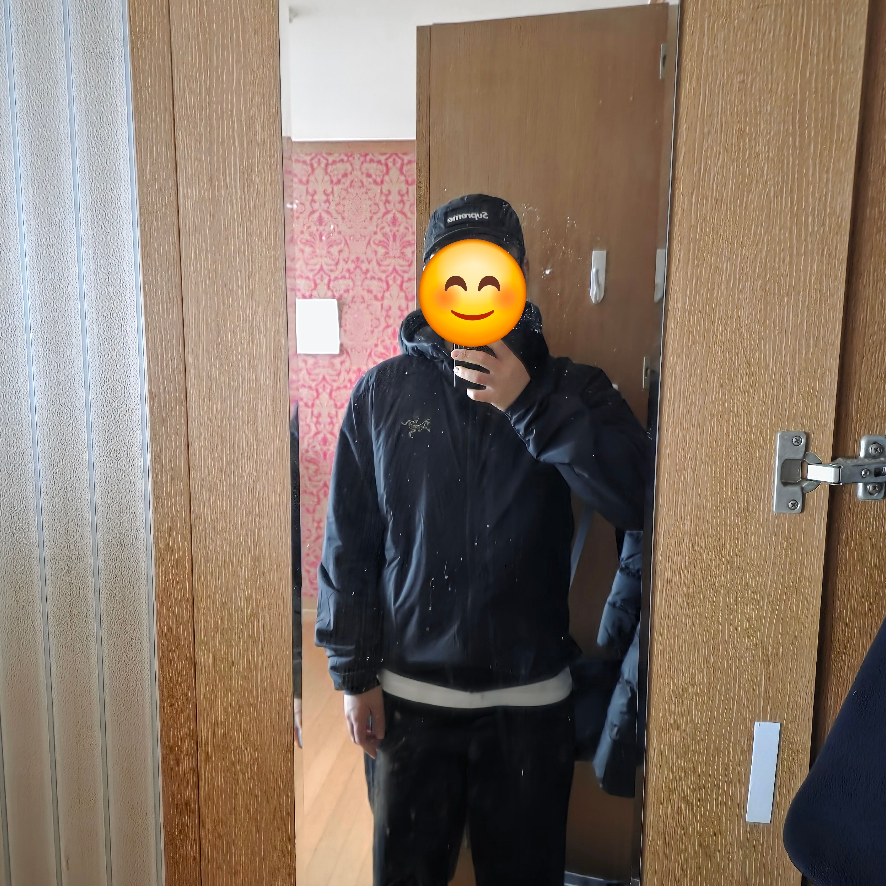 Arc'teryx Thorium Hoody Black, Supreme x Nike Running Hat Black - 25SS 착용 스타일 - 2