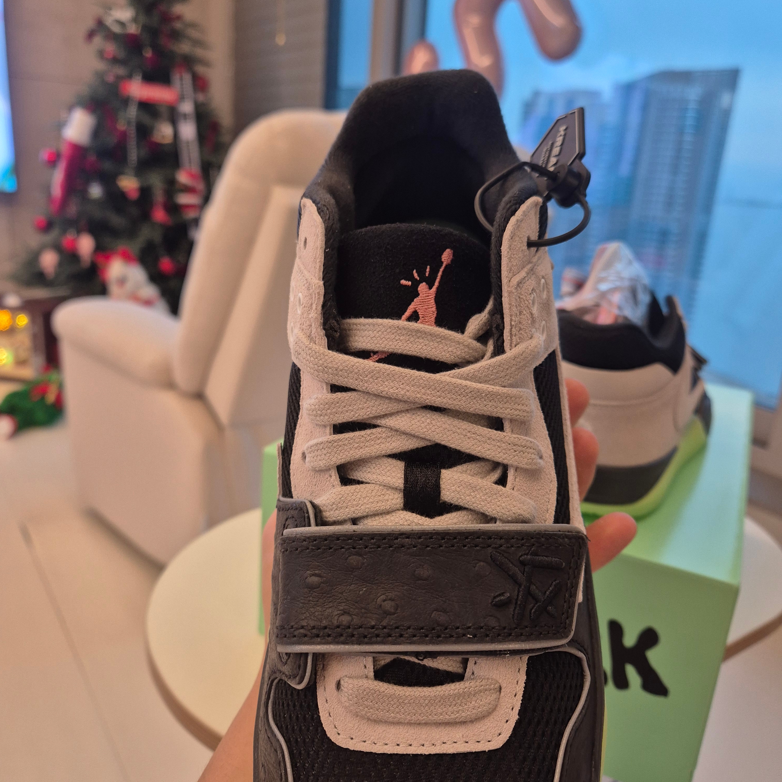 Jordan x Travis Scott x Chase B Jumpman Jack TR Black Night Silver 착용 스타일 - 6