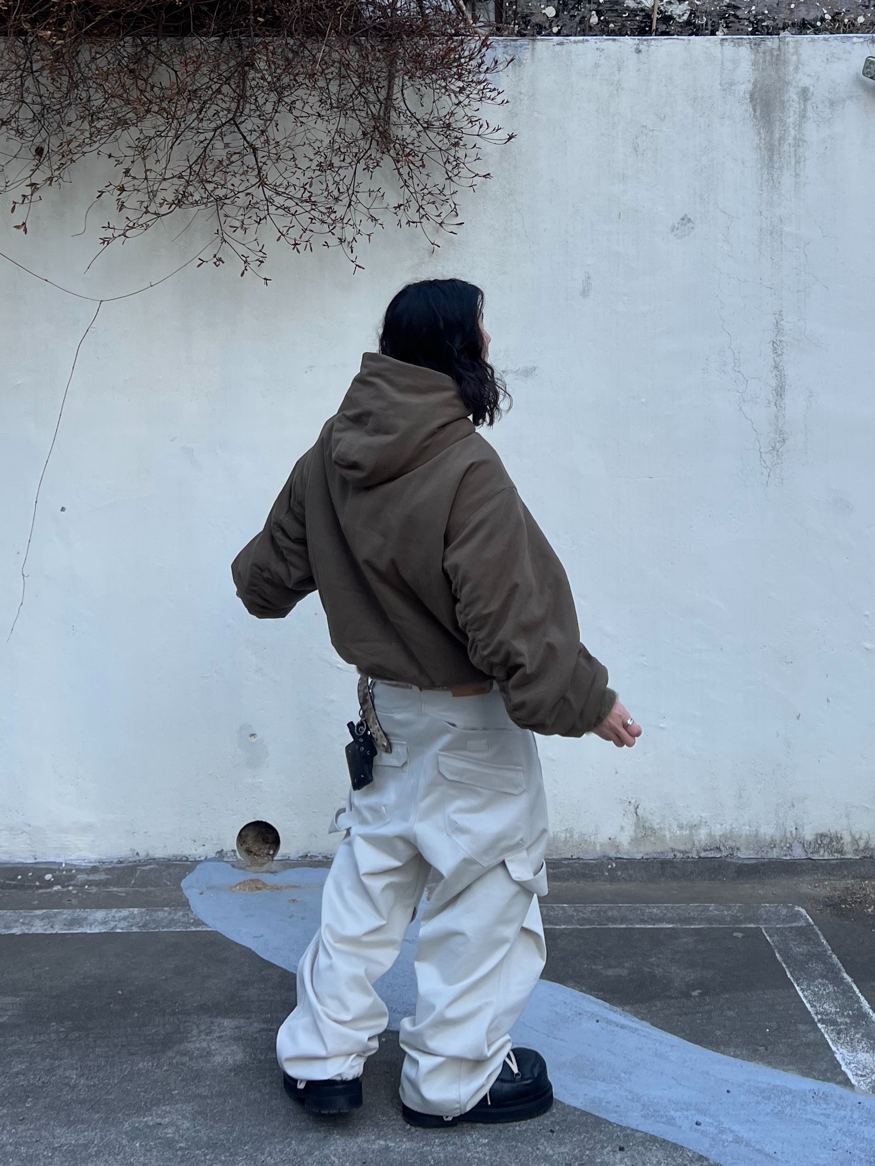 Nonnod Moleskin Shirring Bomber Khaki Brown, Kamien 247 All day Baggy Pants Light Beige 착용 스타일 - 4