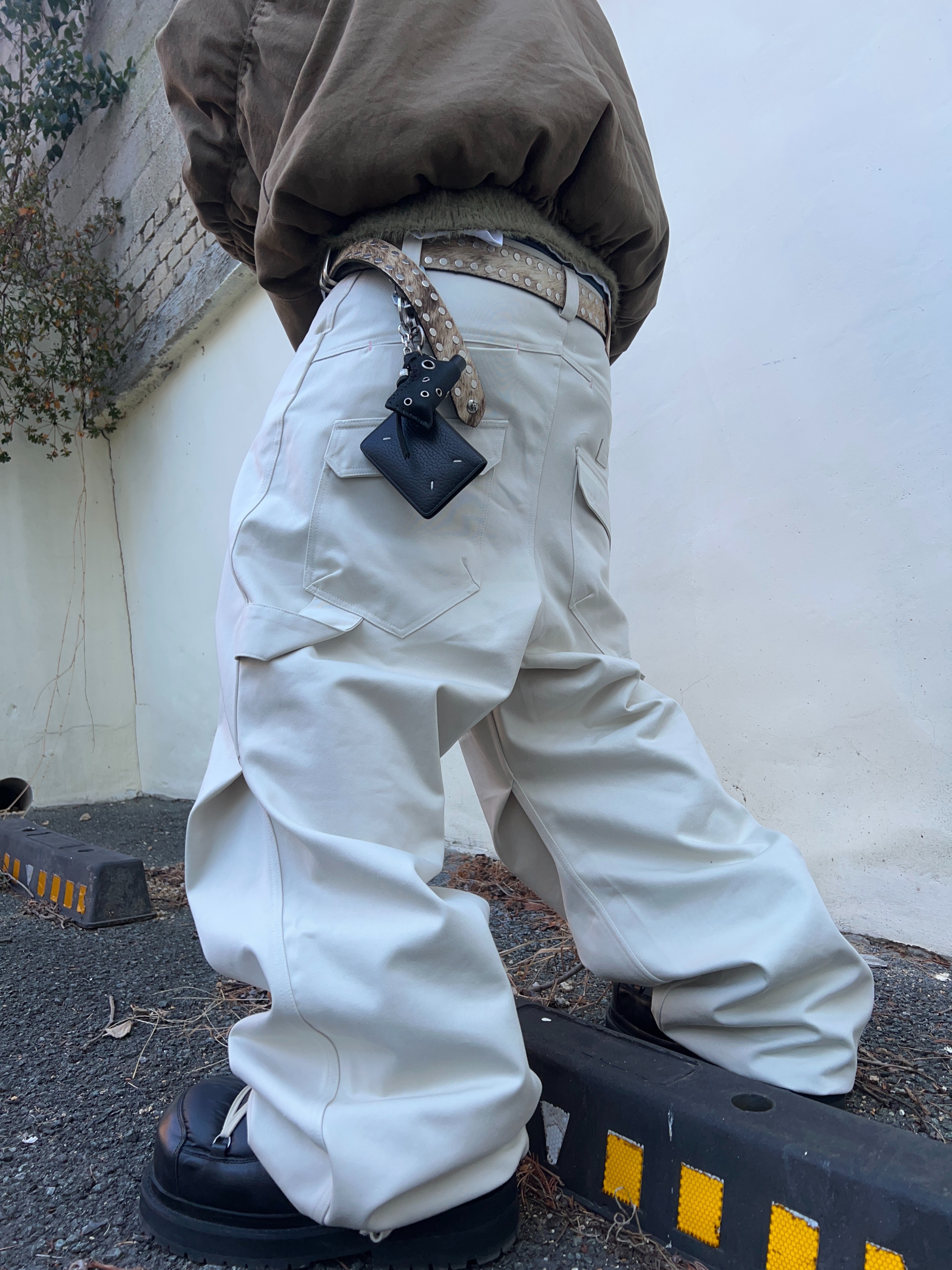 Nonnod Moleskin Shirring Bomber Khaki Brown, Kamien 247 All day Baggy Pants Light Beige 착용 스타일 - 6