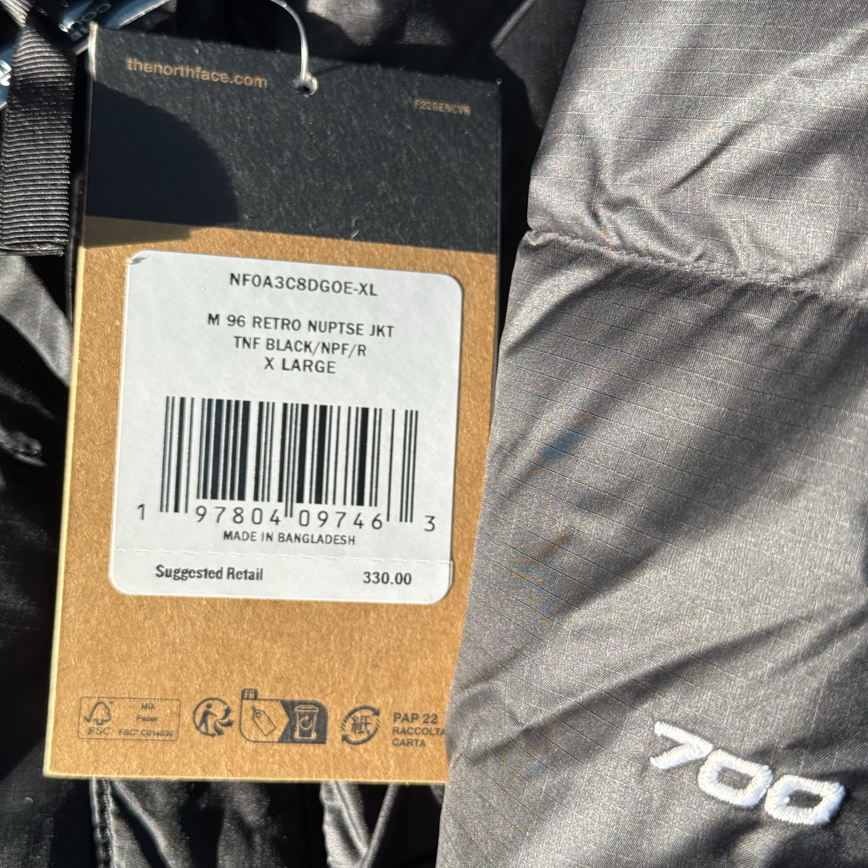 The North Face 1996 Retro Nuptse Down Jacket TNF Black 착용 스타일 - 4