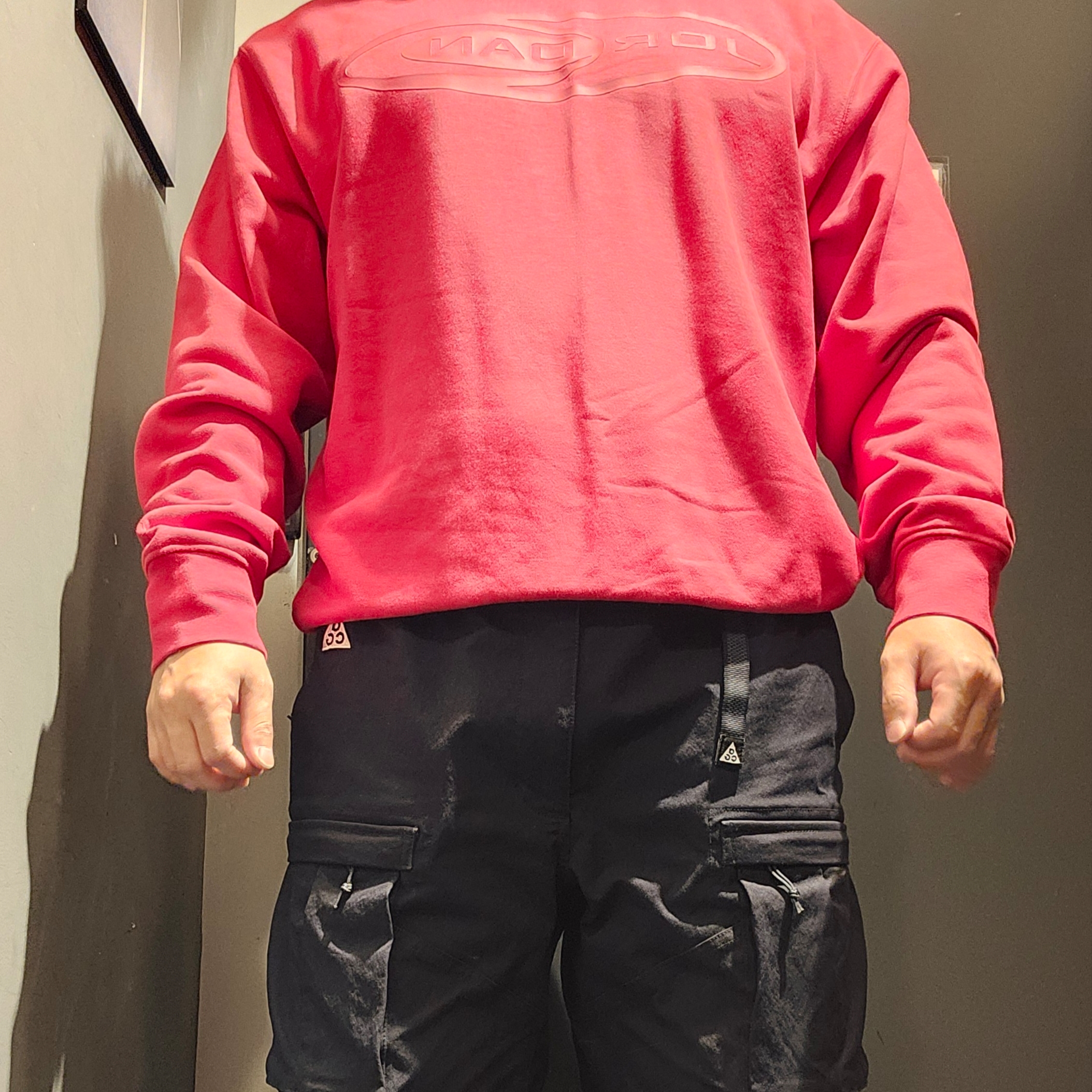 Jordan Essentials Crewneck Sweatshirt Varsity Red (HV9284-636) 착용 스타일