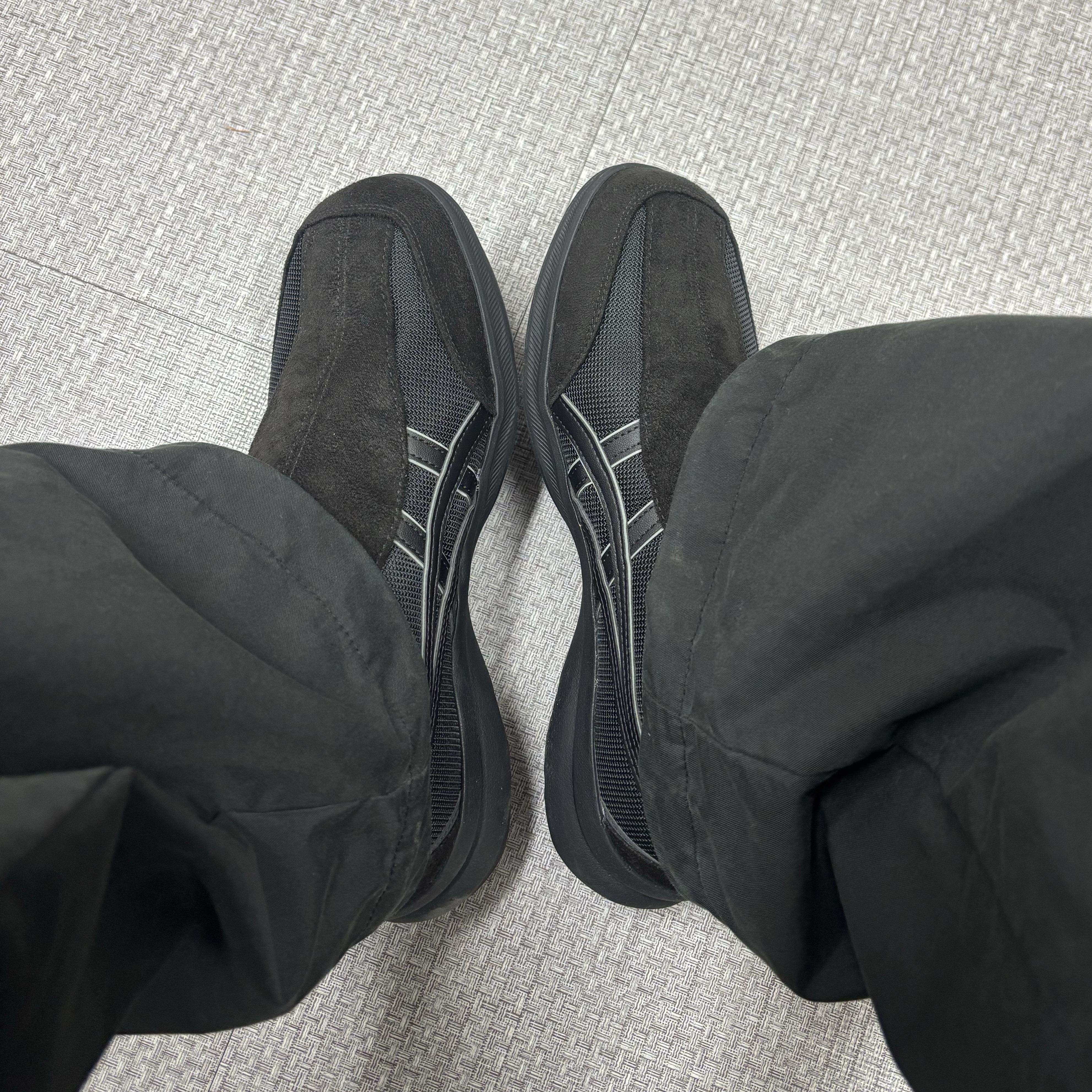 Asics Life Walker 010 Black - 3E Wide 착용 스타일
