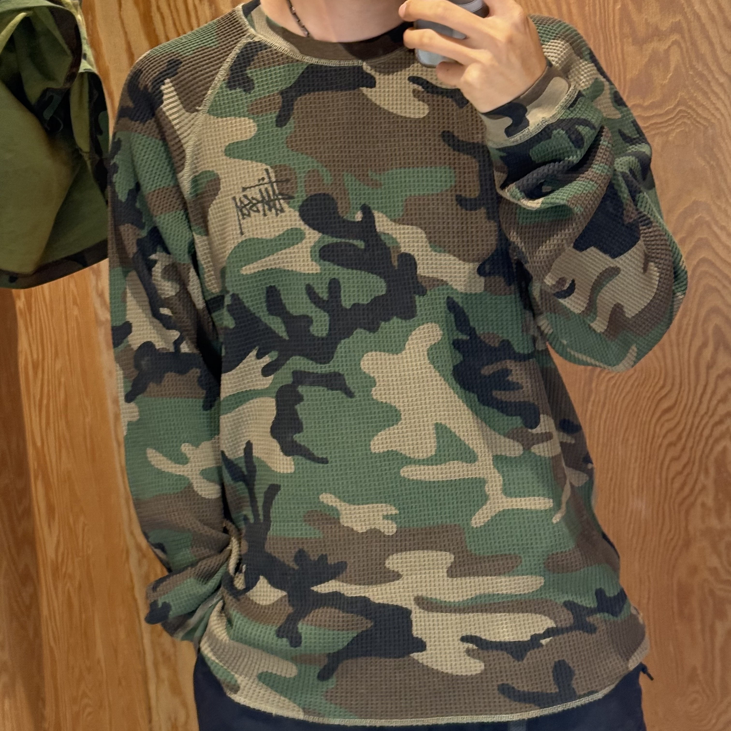 Stussy Raglan Thermal LS Crew Desert Camo 착용 스타일