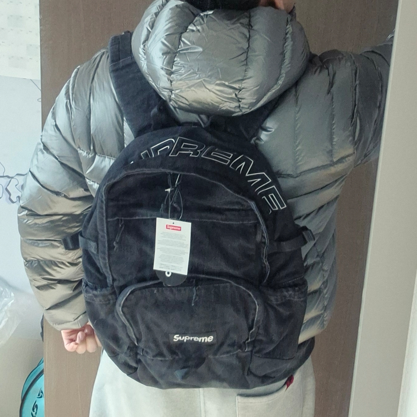 Supreme Denim Backpack Black - 25FW, Supreme Micro Down Half Zip Hooded Pullover Silver - 25FW 착용 스타일 - 2