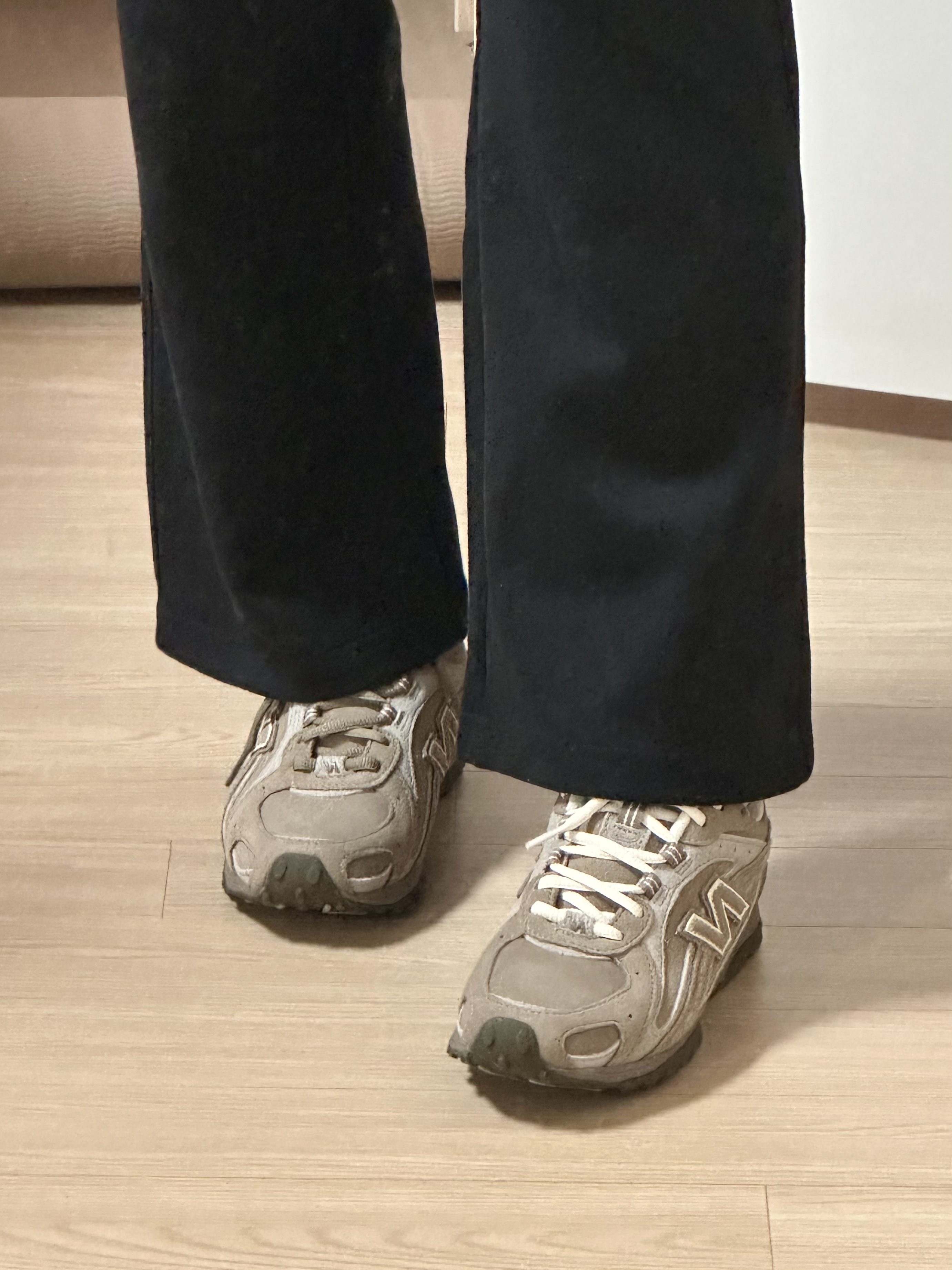 New Balance 204L Suede Mushroom Arid Stone 착용 스타일 - 2