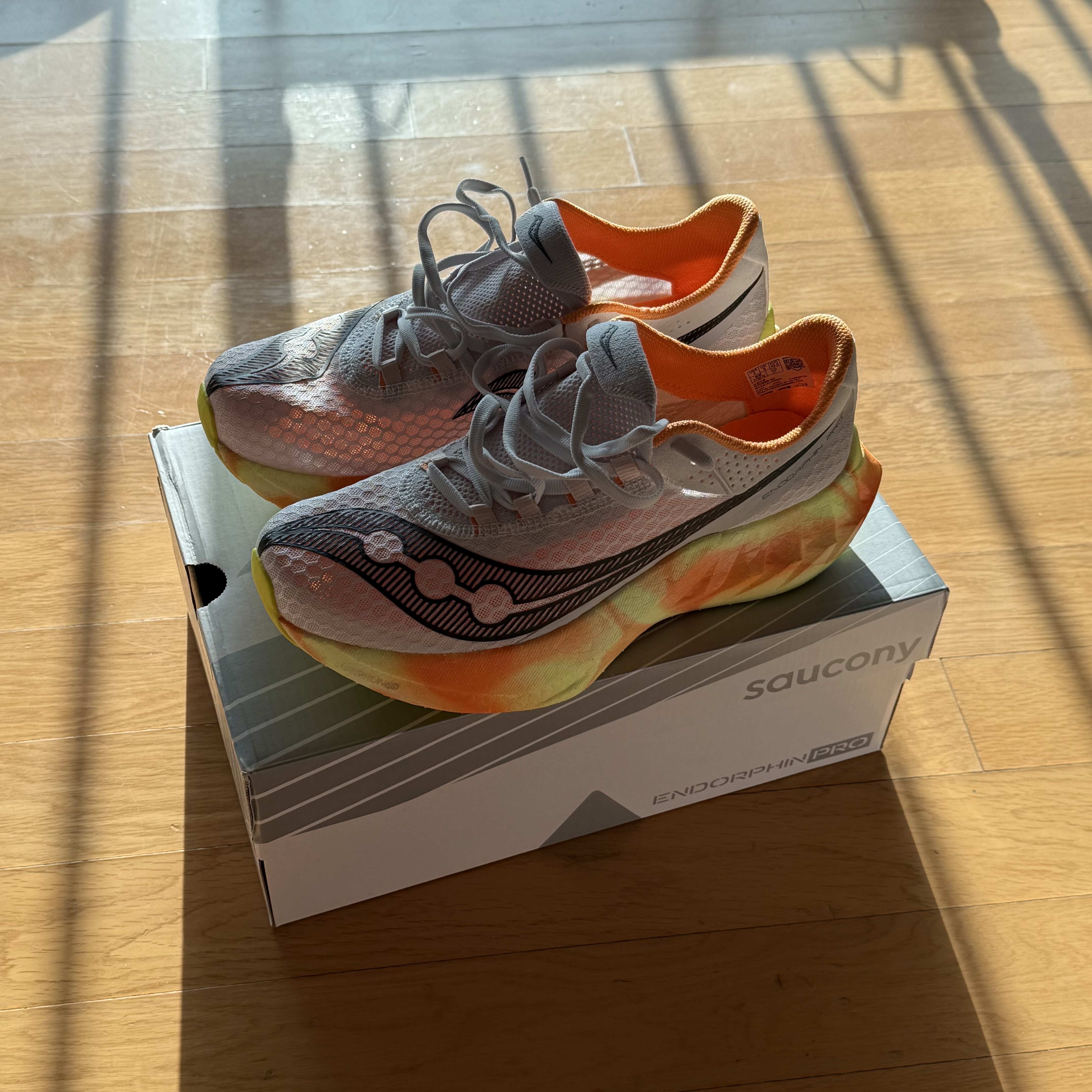 Saucony Endorphin Pro 4 Fog Peel 착용 스타일