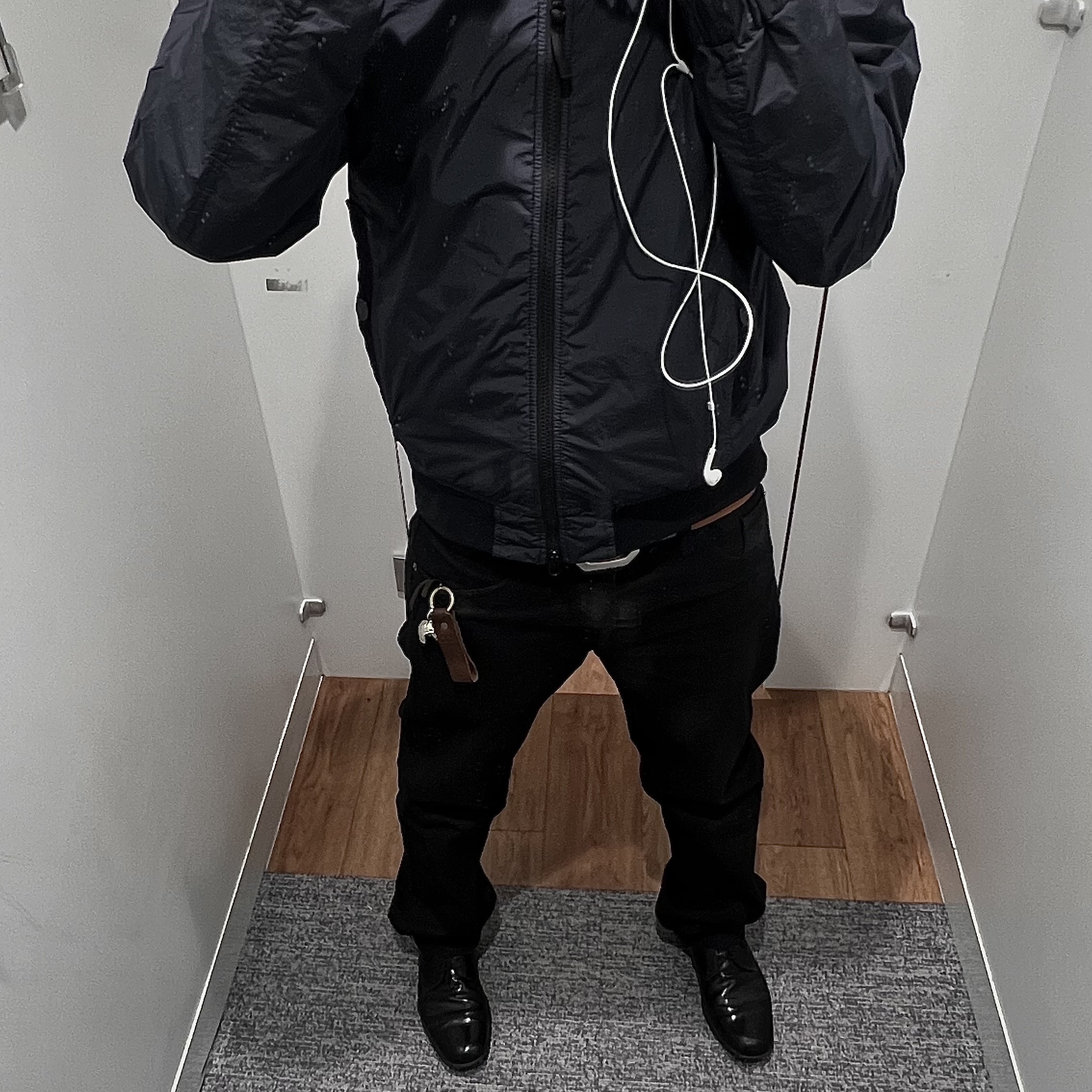 Stone Island 4100037 Crinkle Reps R-NY Wind Resistant Jacket Navy Blue - 25SS, Evisu Daicock Print Baggy Jeans #2000 Ecru 착용 스타일 - 3