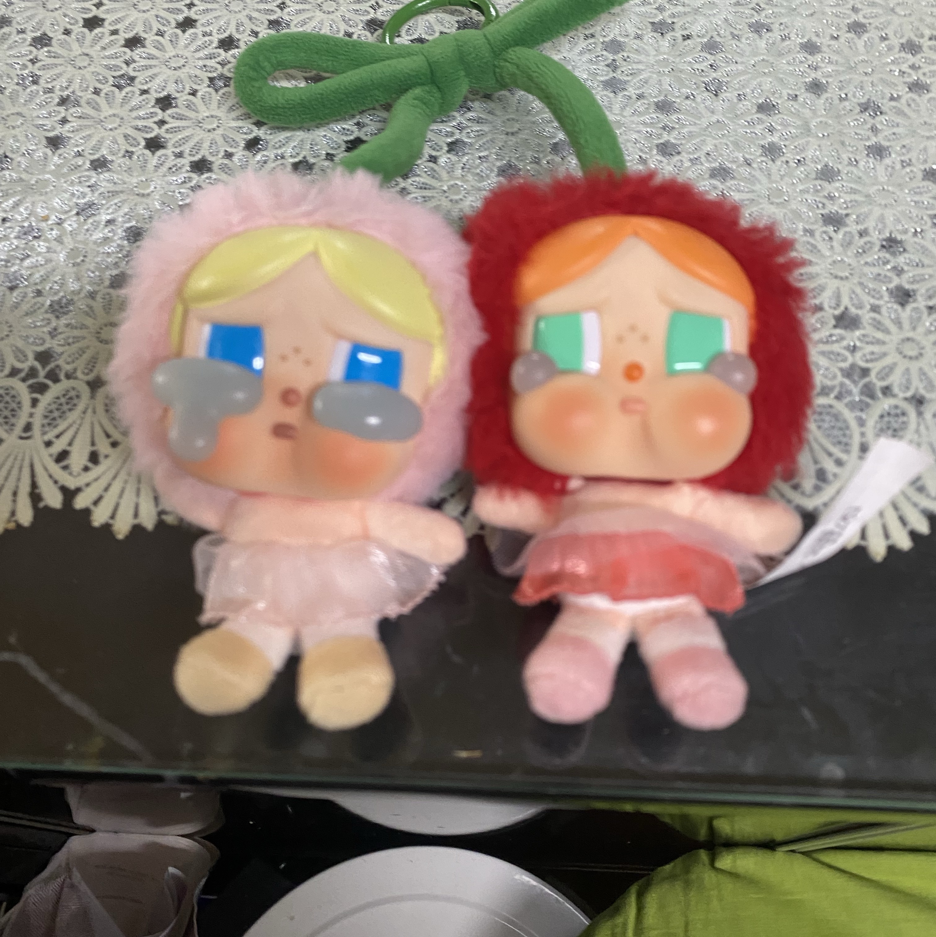 Pop Mart Crybaby Crying For Love Series Vinyl Plush 착용 스타일