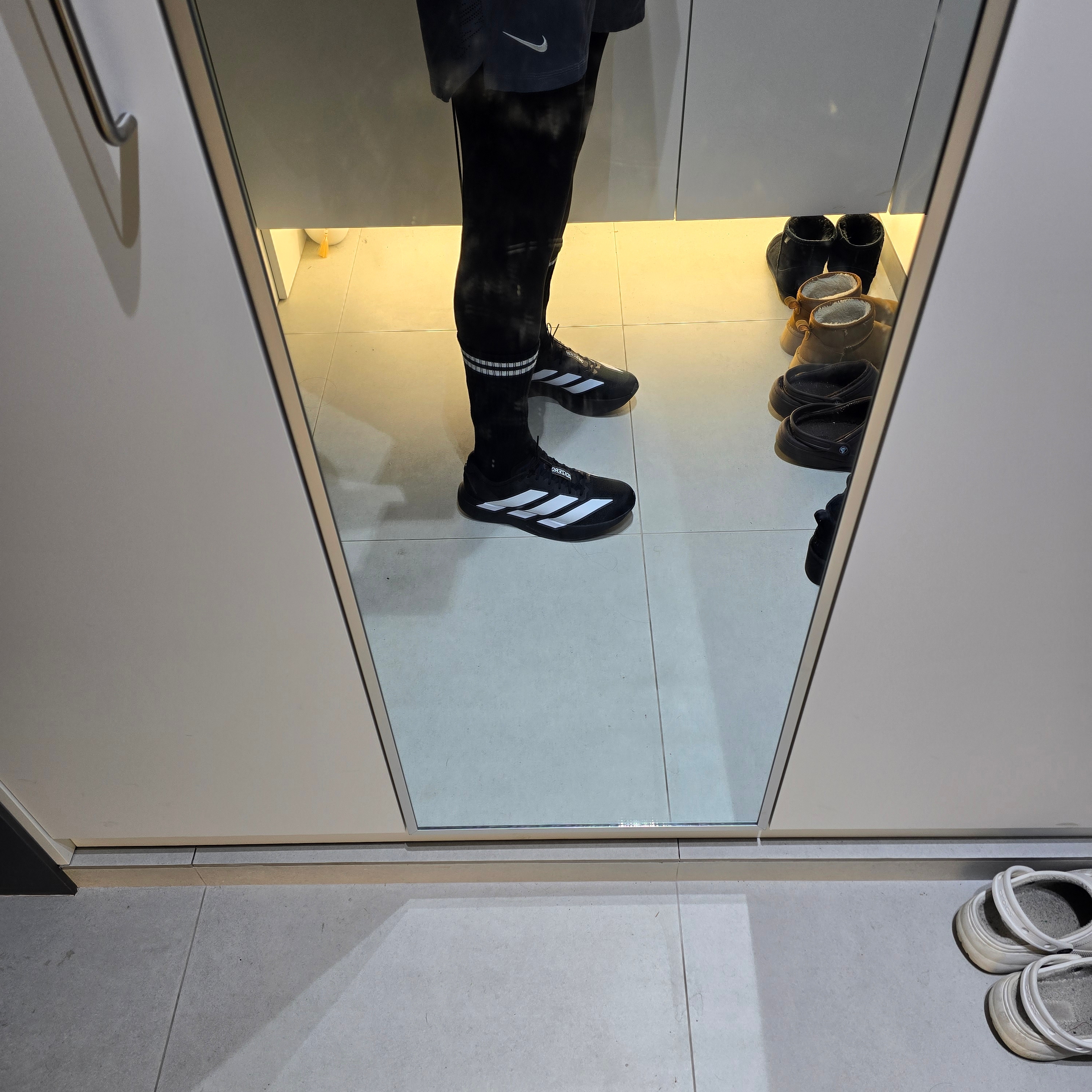 Adidas Adizero EVO SL Core Black Cloud White 착용 스타일 - 1