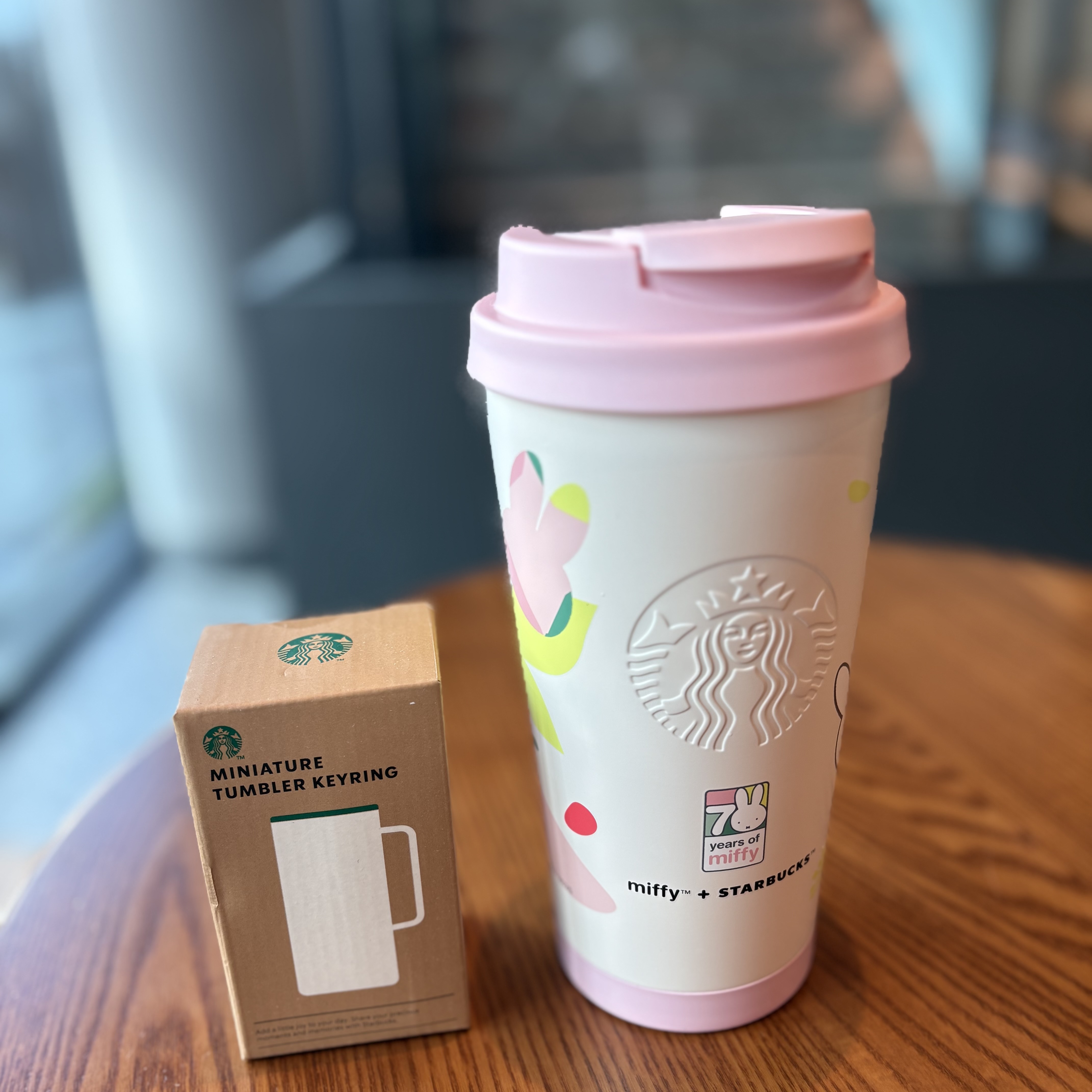 Starbucks x Miffy SS Forever Miffy Elma Tumbler 473ml 착용 스타일