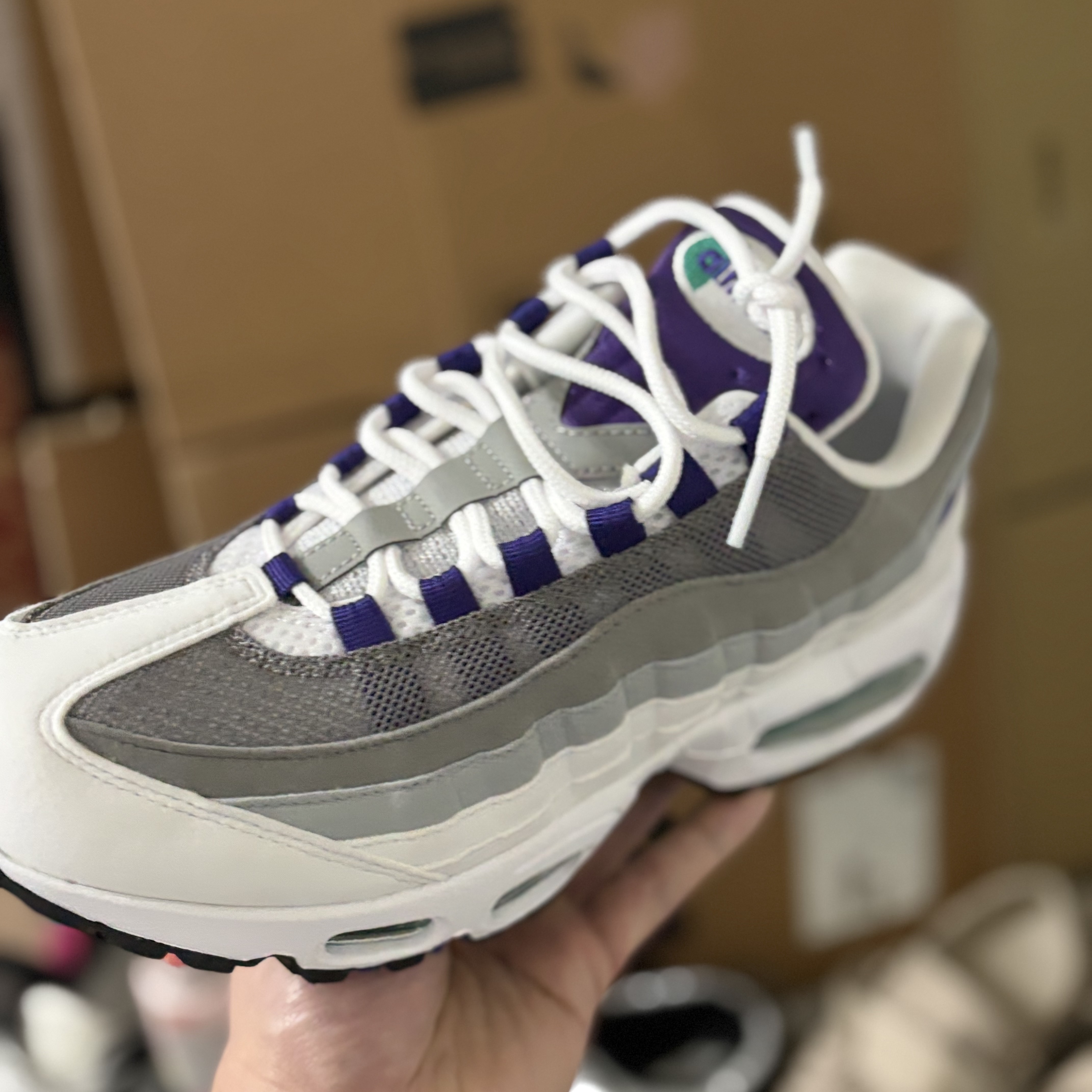 (W) Nike Air Max 95 White Emerald Green 착용 스타일 - 3