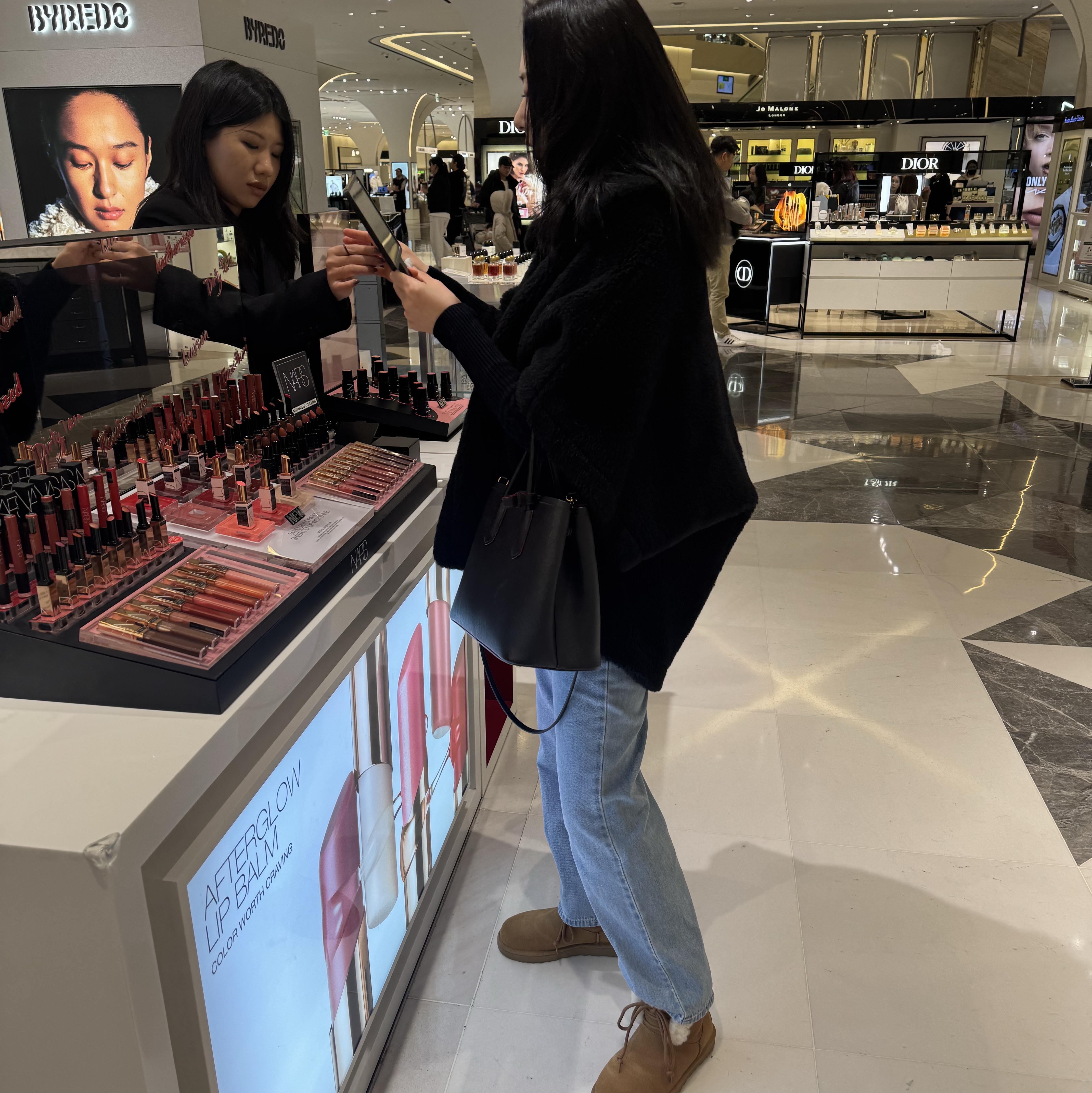(W) Max Mara Tebei1 Teddy Cape Black, (W) UGG Classic Mini Alpine Chestnut 착용 스타일 - 1